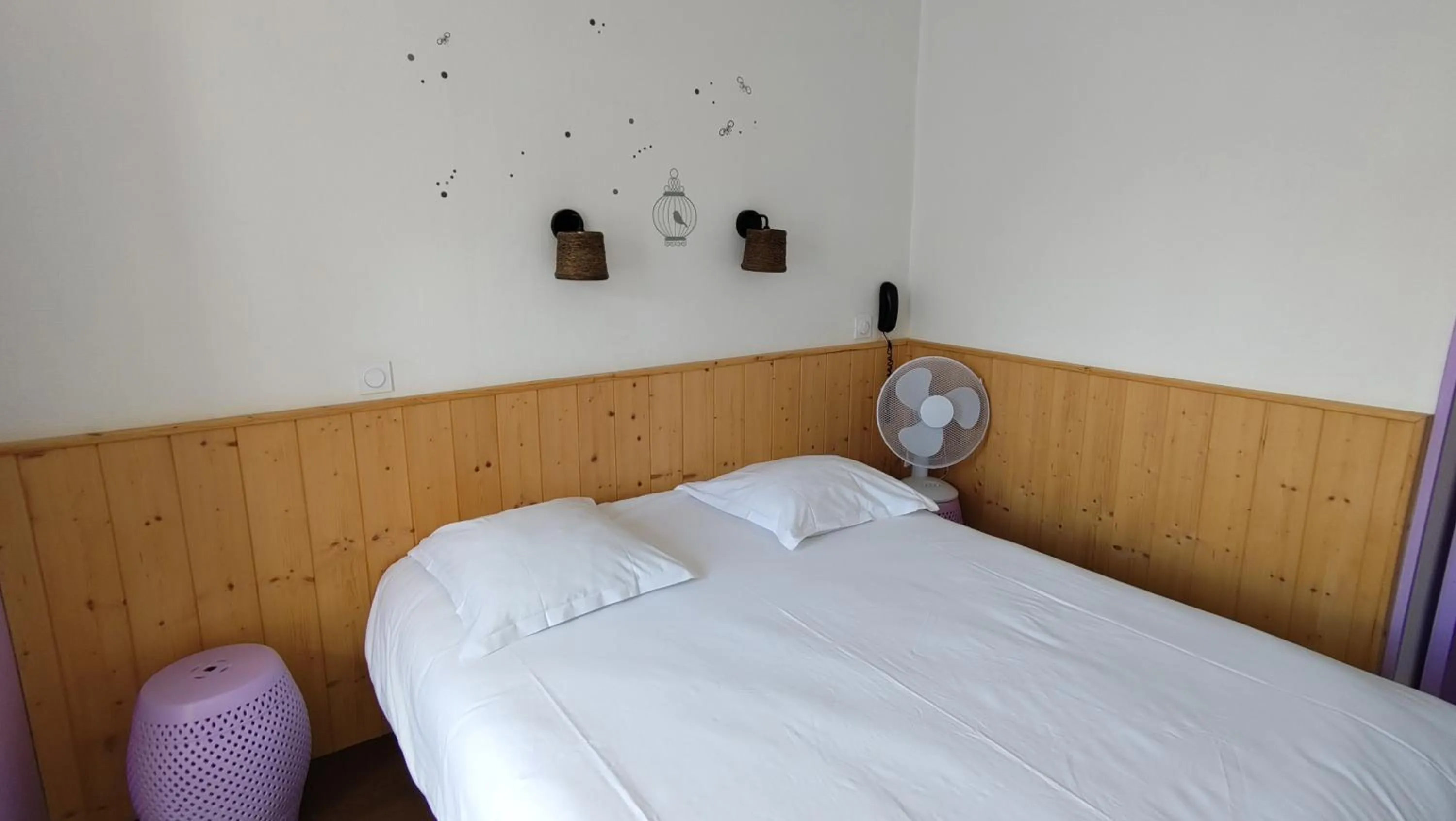 Bed in Hotel Le Colibri