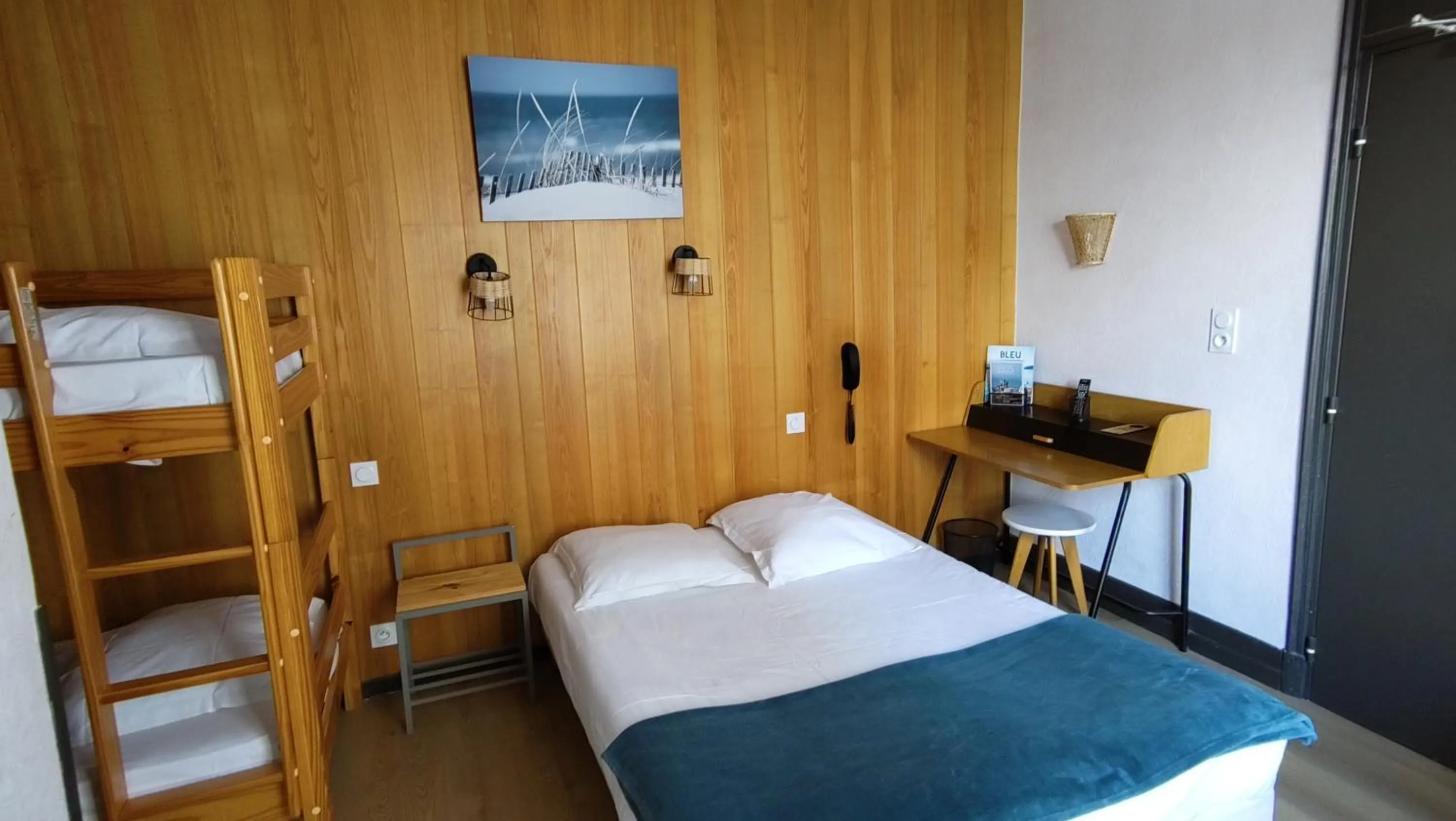 Bed in Hotel Le Colibri