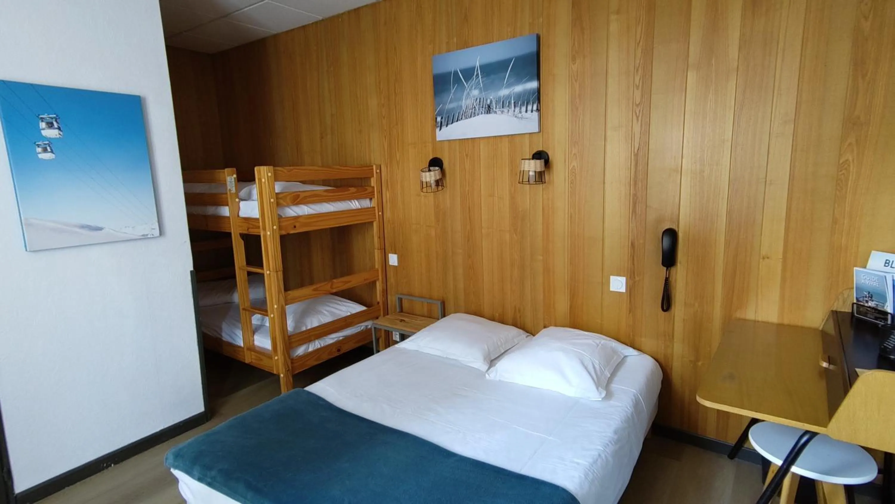 Bed in Hotel Le Colibri