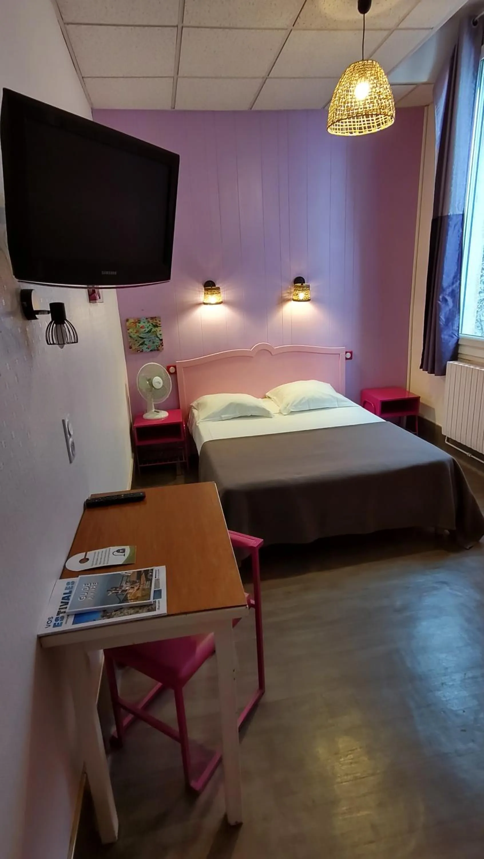 Bed in Hotel Le Colibri