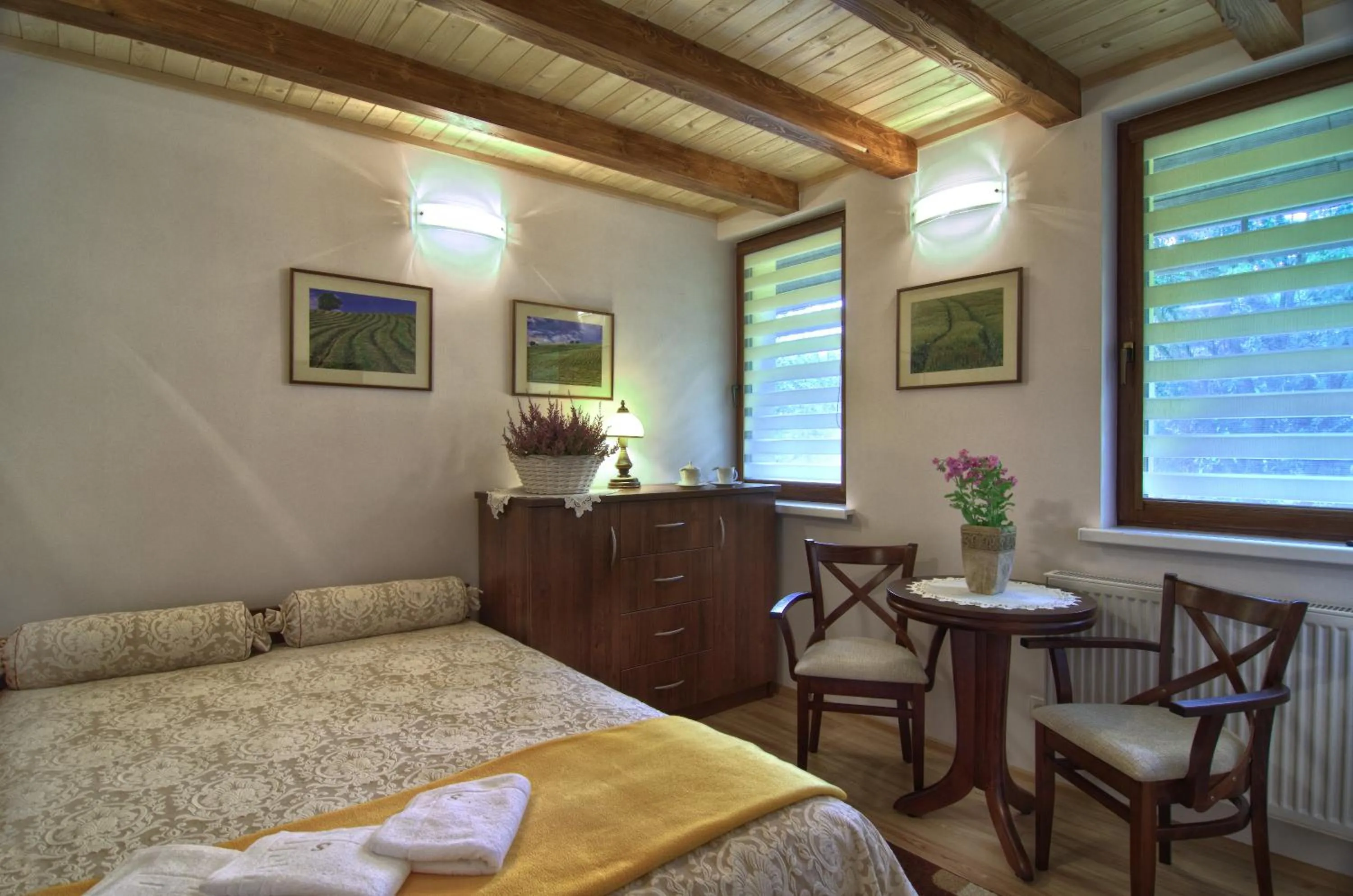 Photo of the whole room, Bed in Willa Salamandra