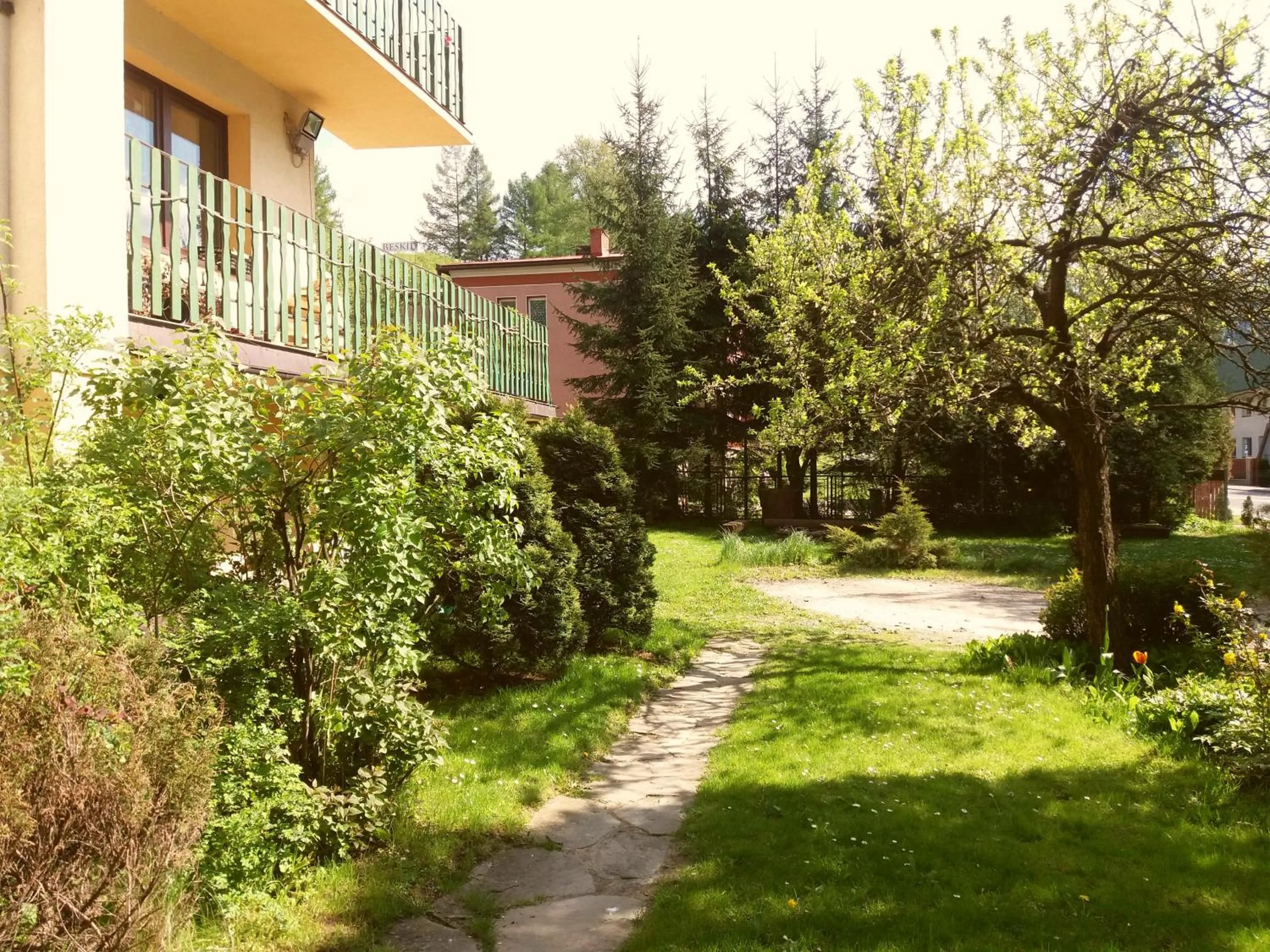 Garden view in Willa Mirabelka