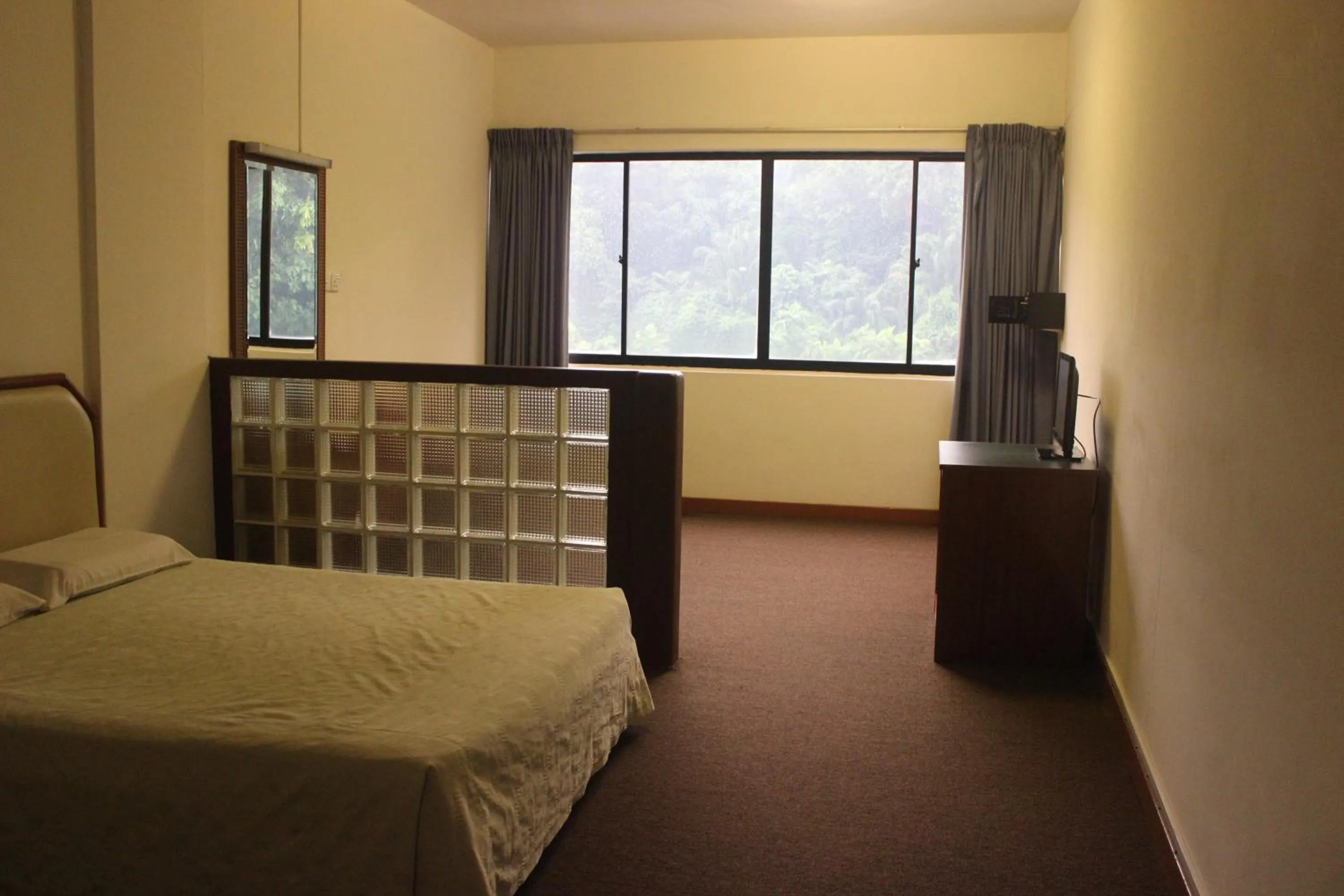 Photo of the whole room, Bed in Hotel Supreme