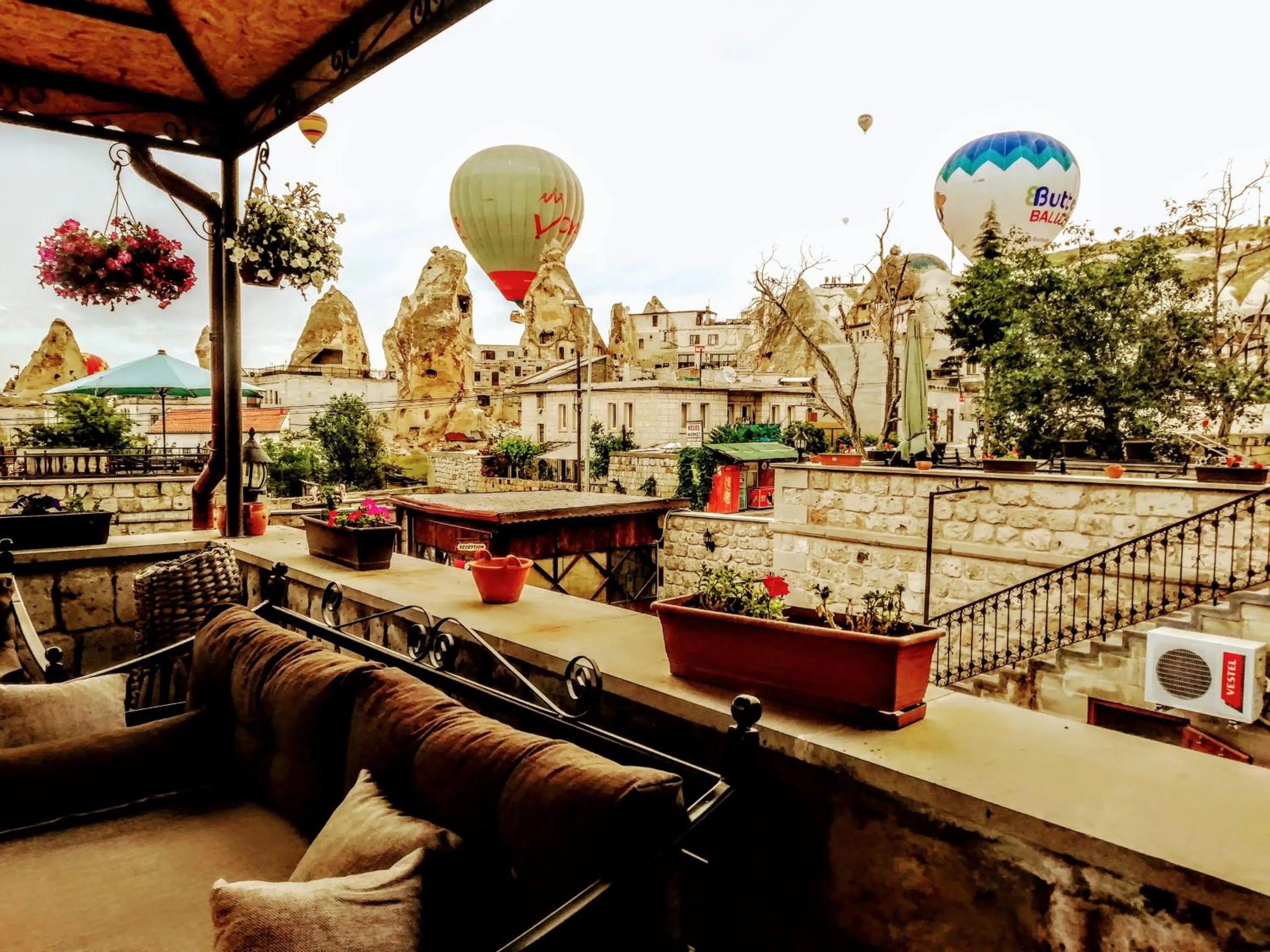 Patio in Guzide Cave Hotel