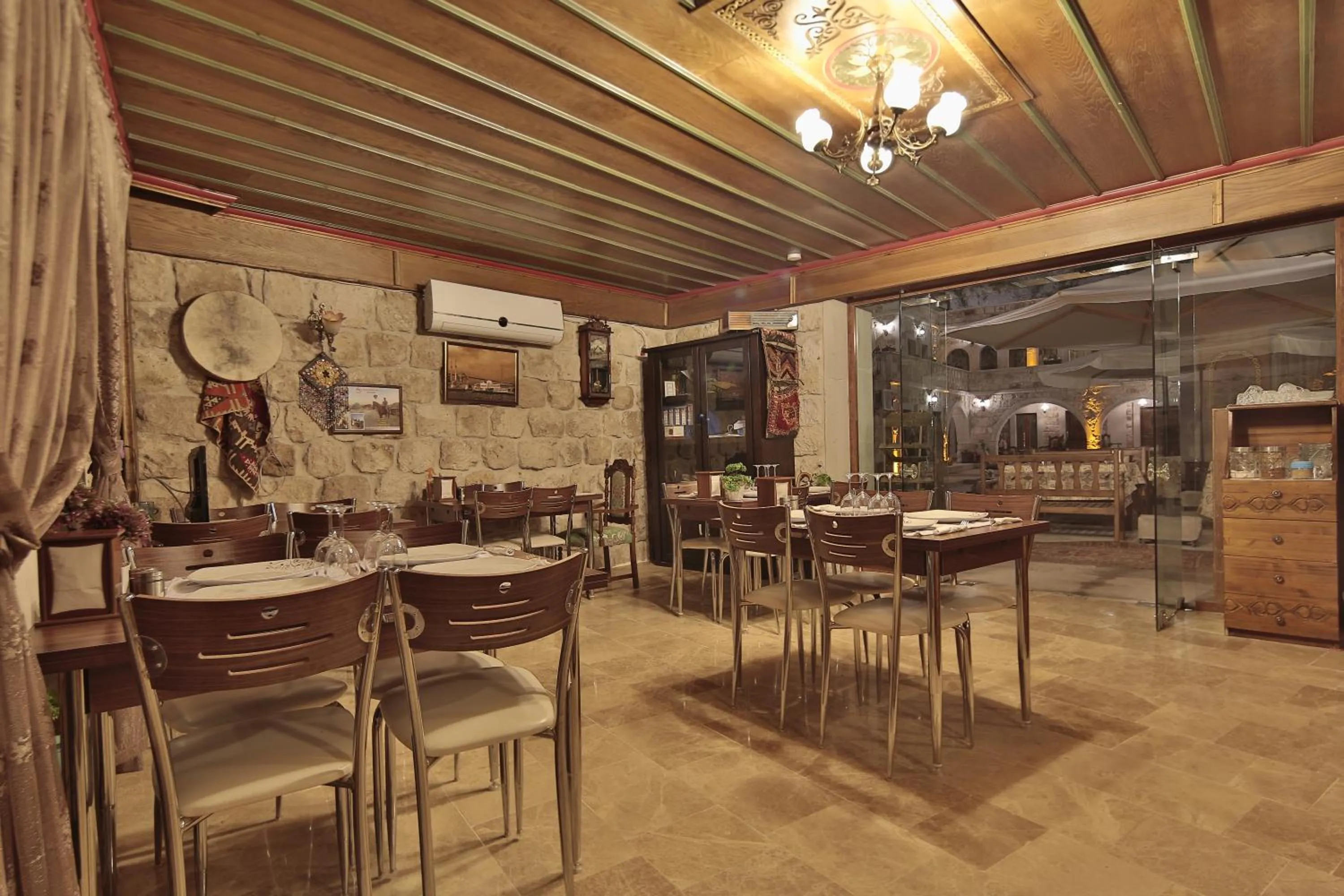 Restaurant/places to eat in Guzide Cave Hotel