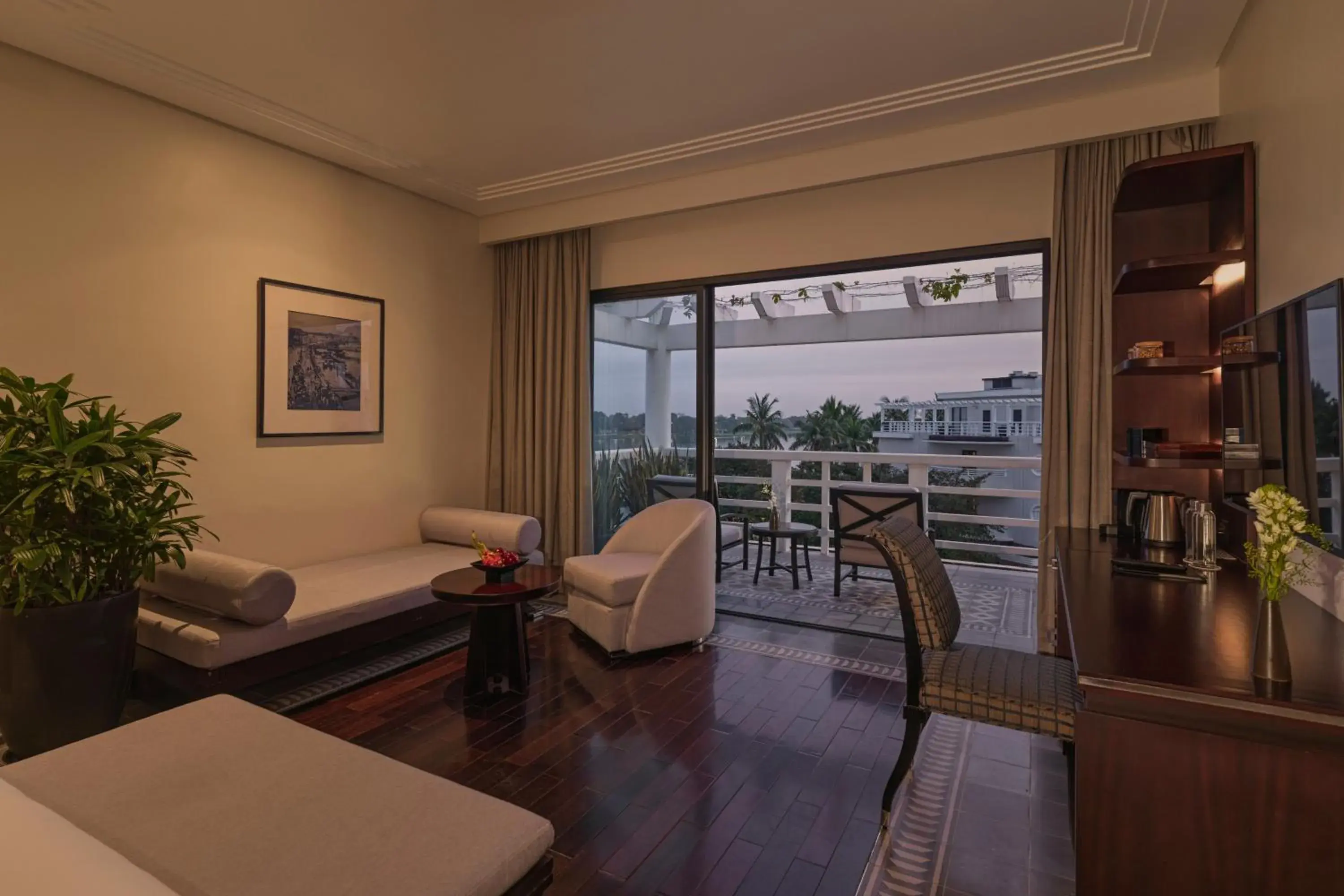 Deluxe Twin Room with River View in Azerai La Residence, Hue Deluxe Twin Room with River View in Azerai La Residence, Hue