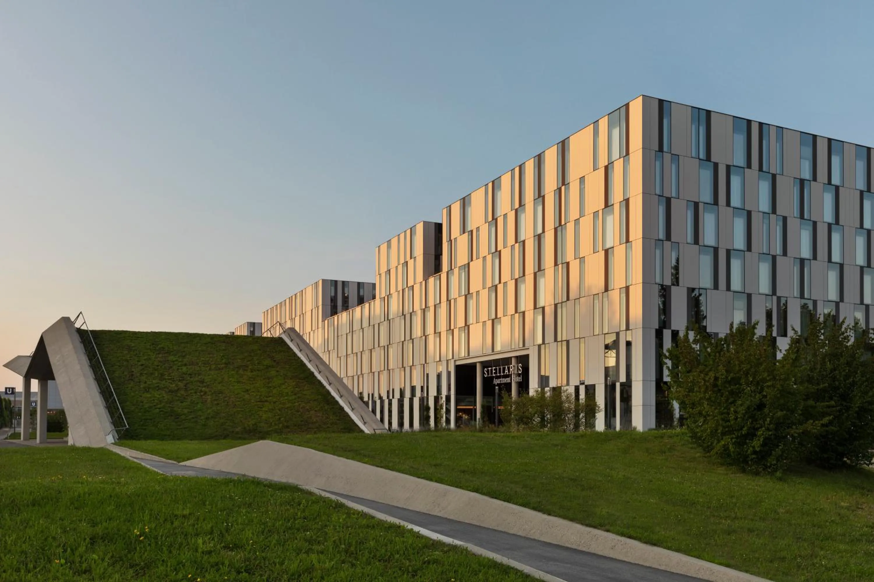 Property building in Stellaris Apartment Hotel