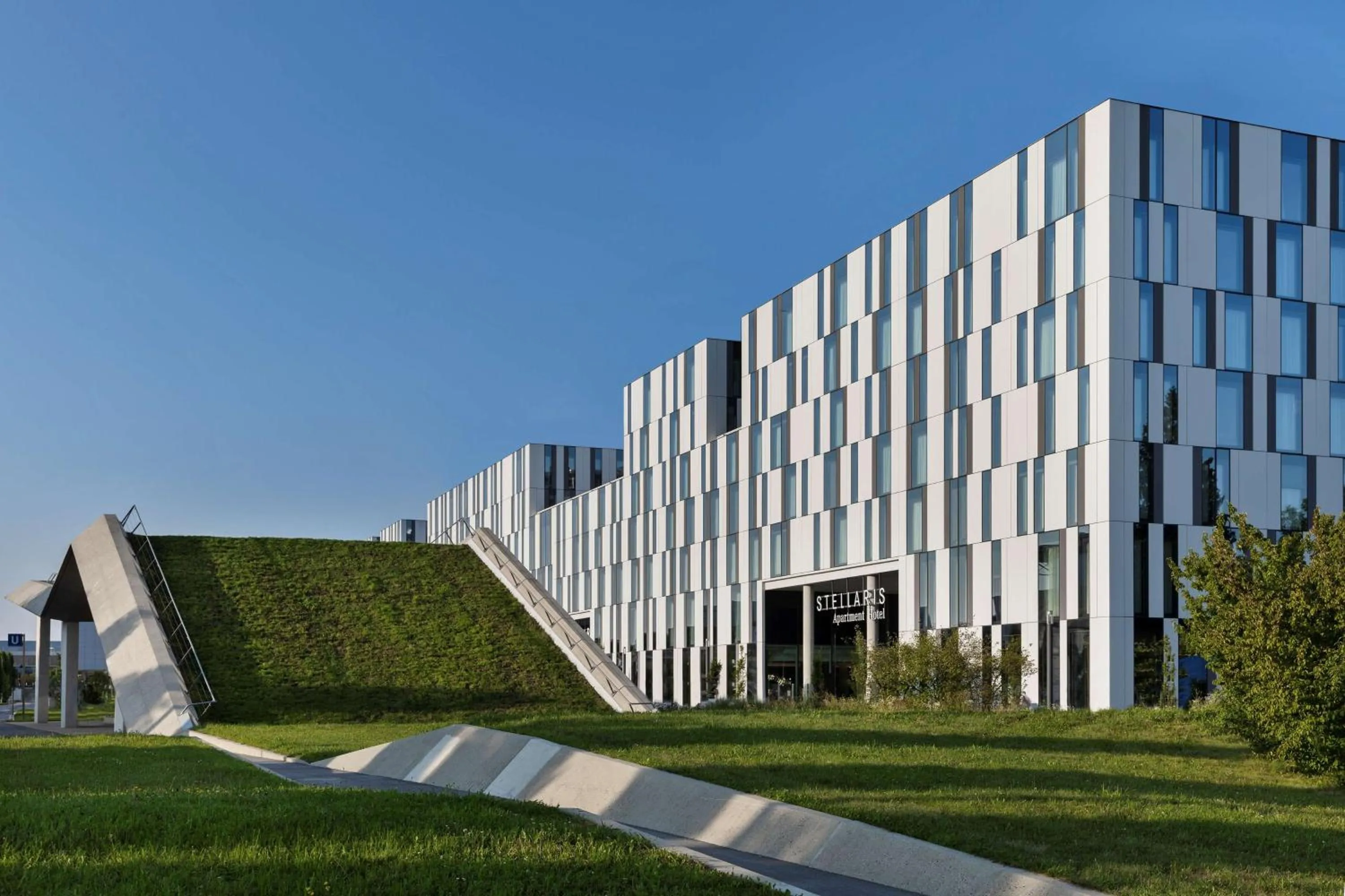 Property building in Stellaris Apartment Hotel