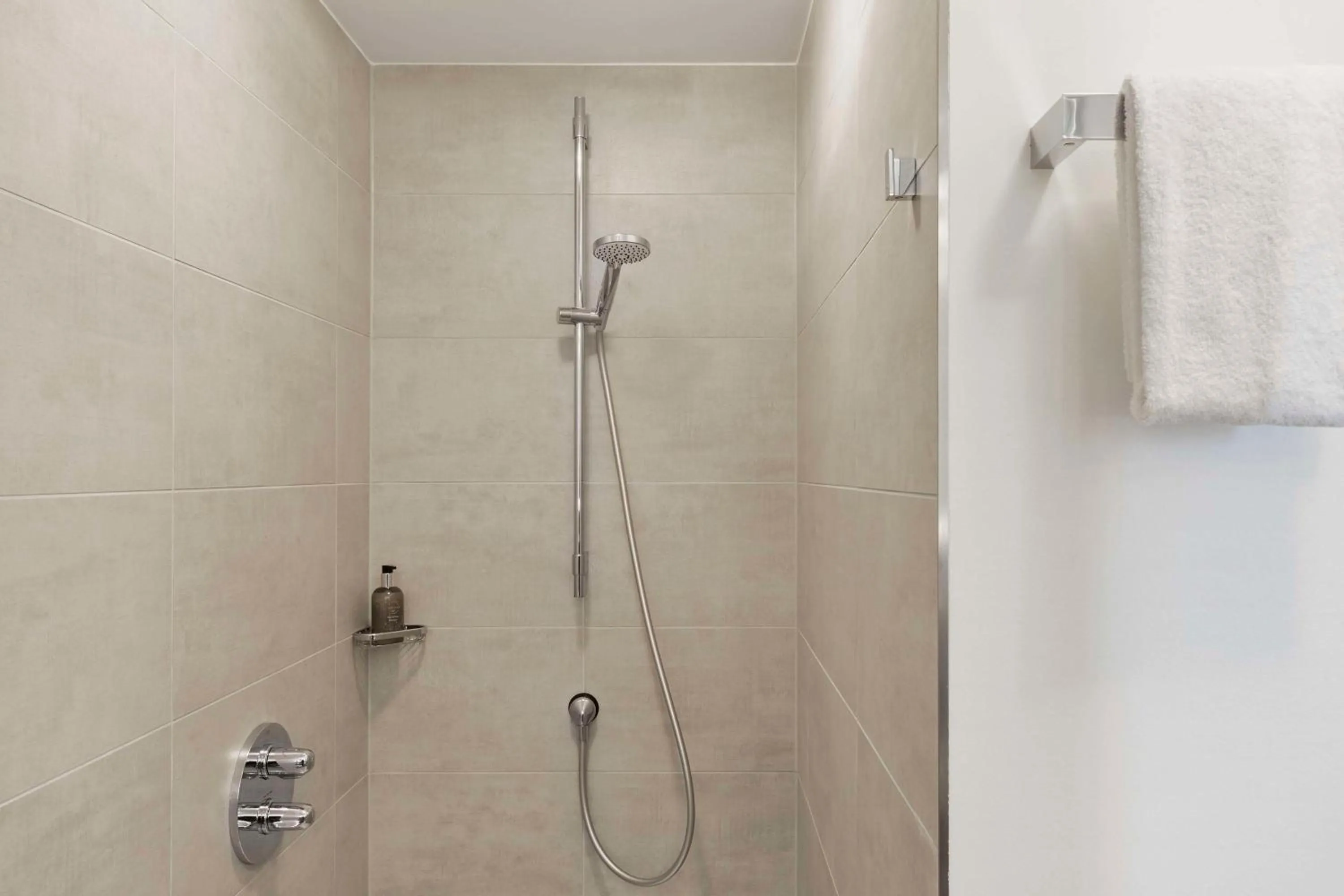 Bathroom in Stellaris Apartment Hotel