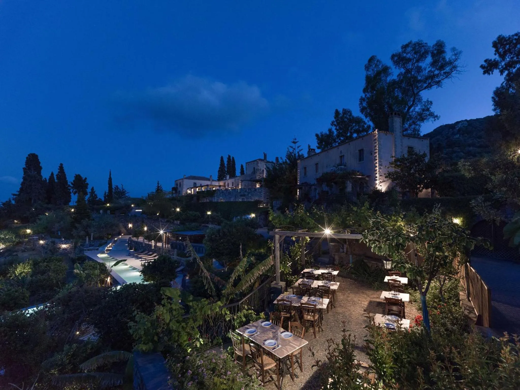 Restaurant/places to eat in Kinsterna Hotel