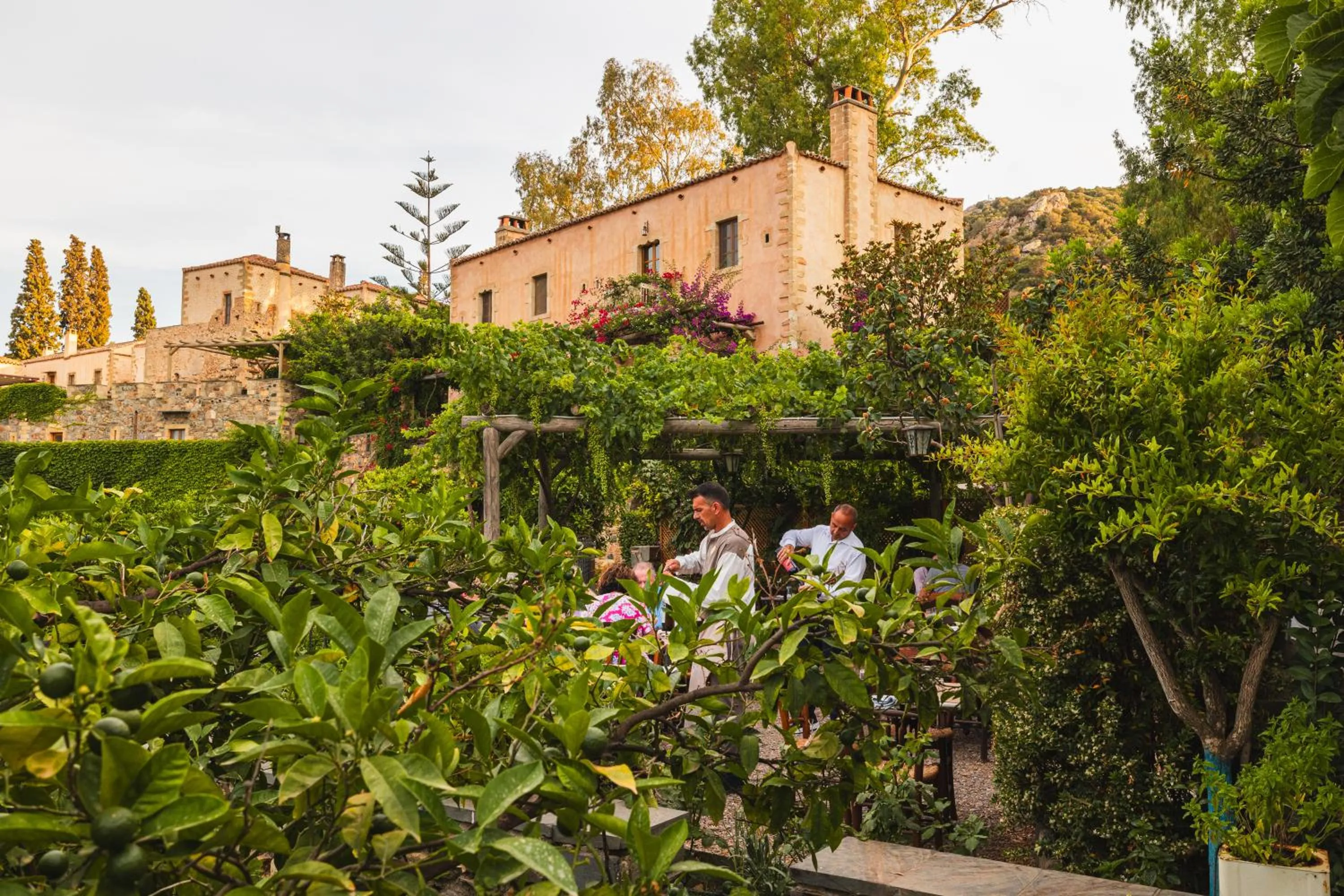 Restaurant/places to eat in Kinsterna Hotel