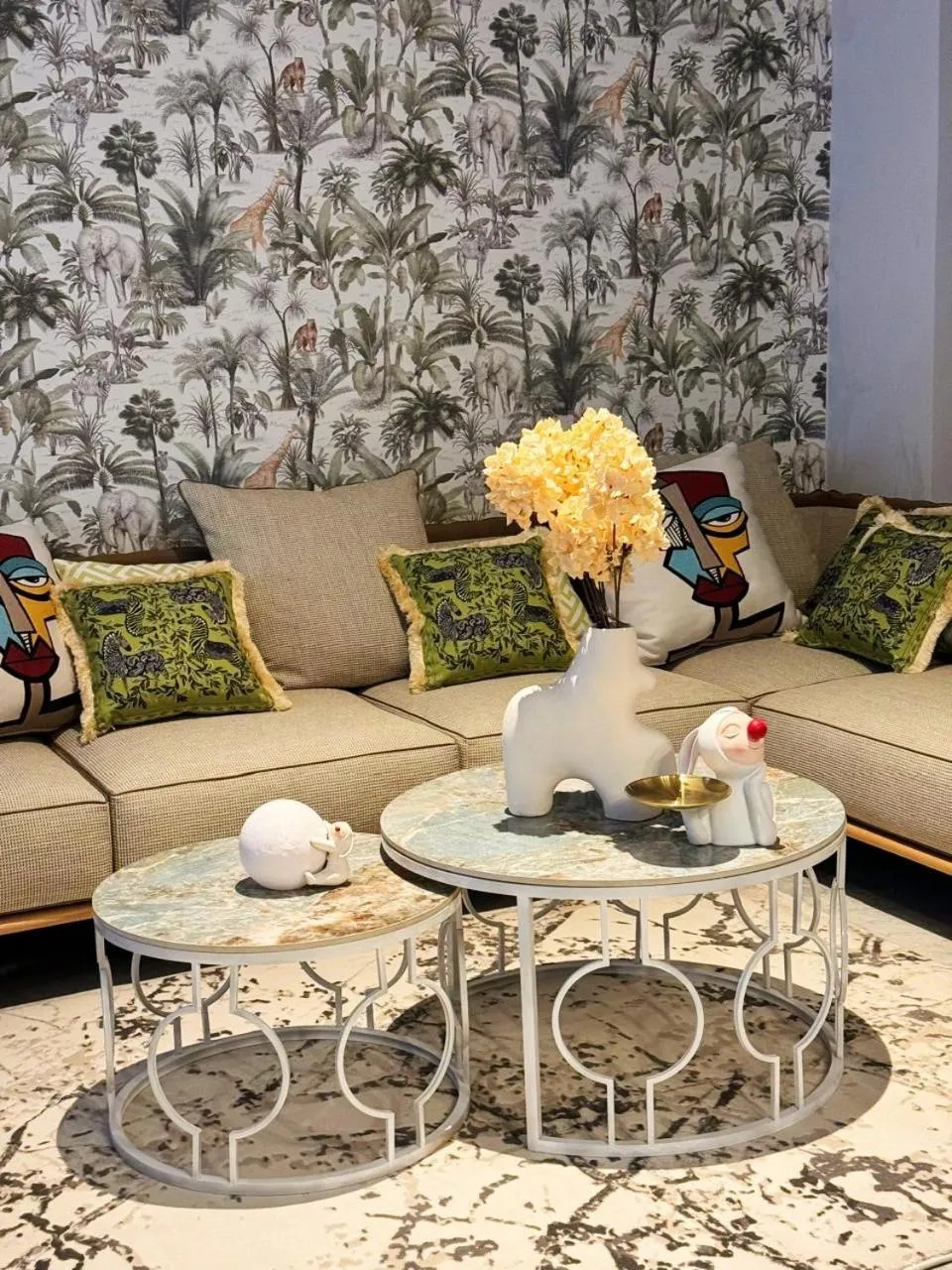 Seating area in Oasis Hotel & Spa