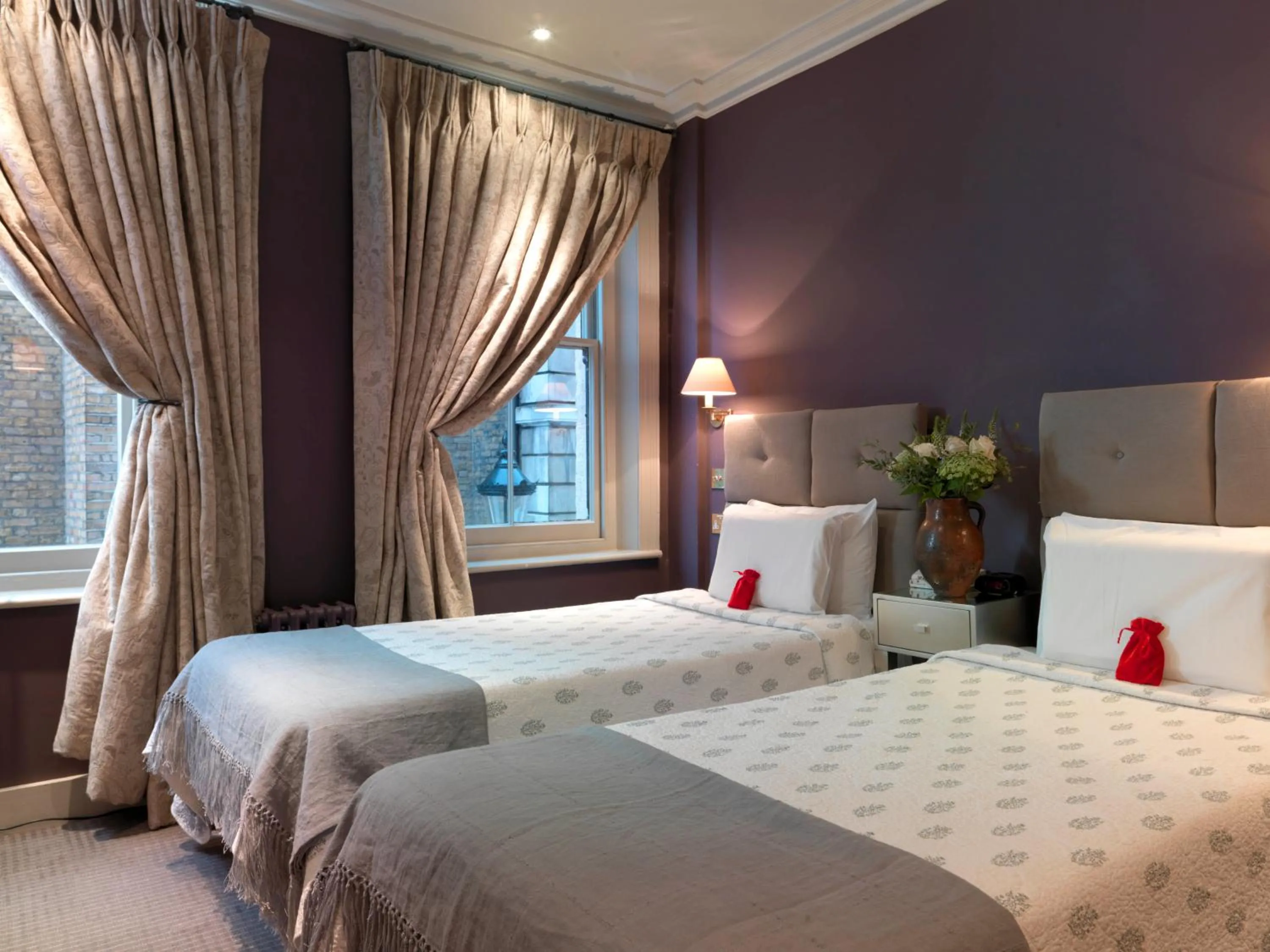 Photo of the whole room, Bed in Fielding Hotel