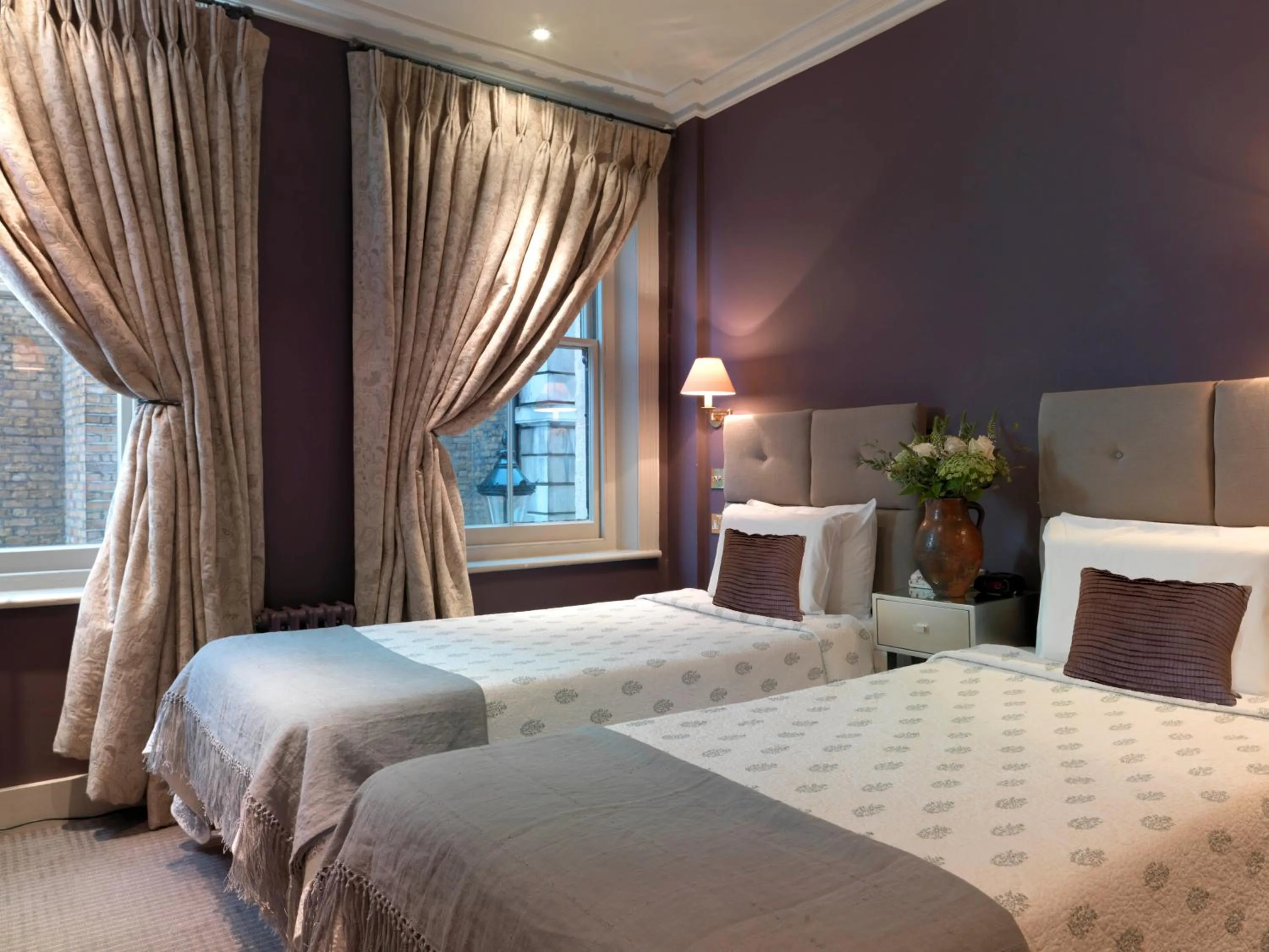 Photo of the whole room, Bed in Fielding Hotel