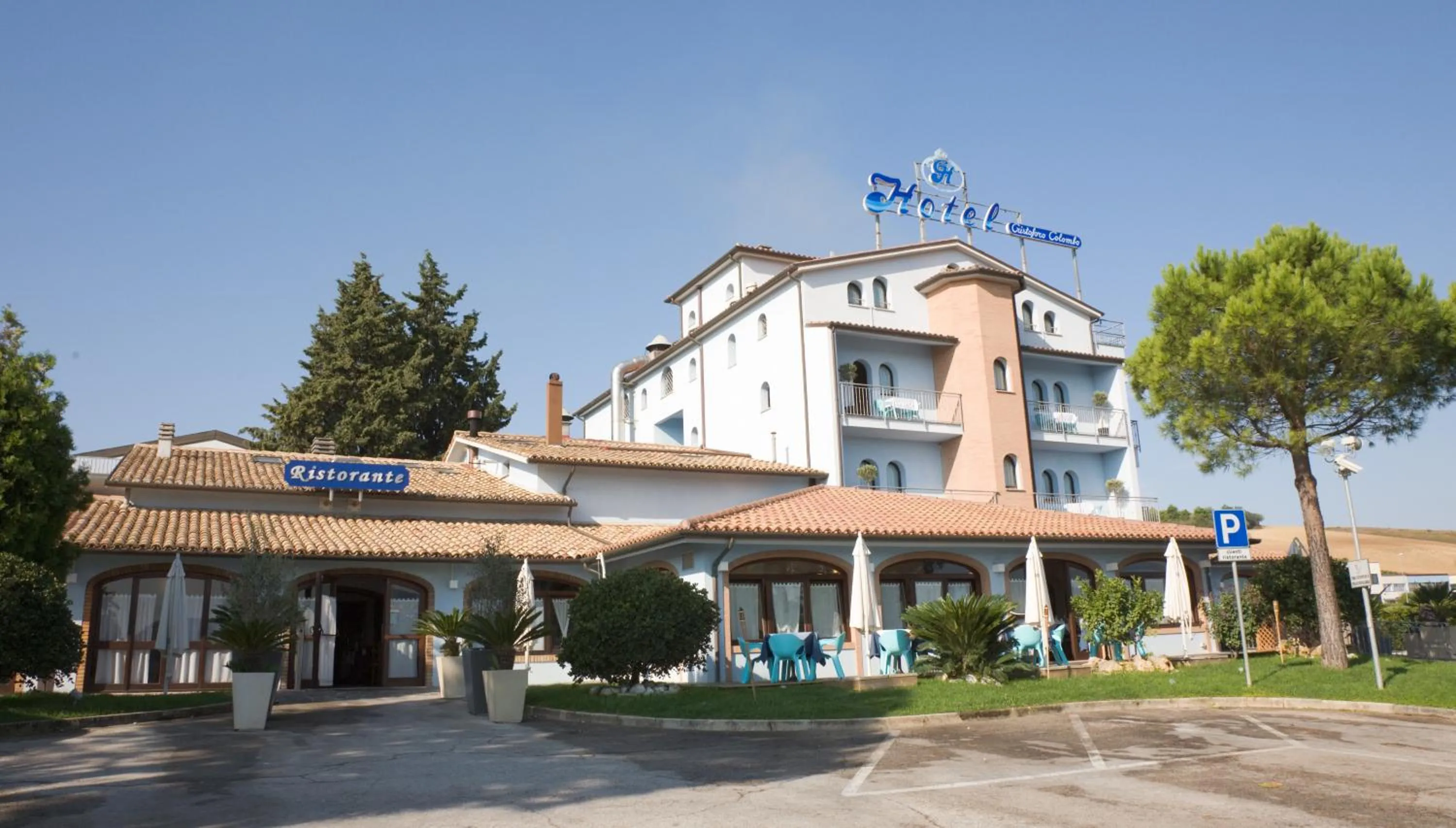 Facade/entrance in Hotel Cristoforo Colombo