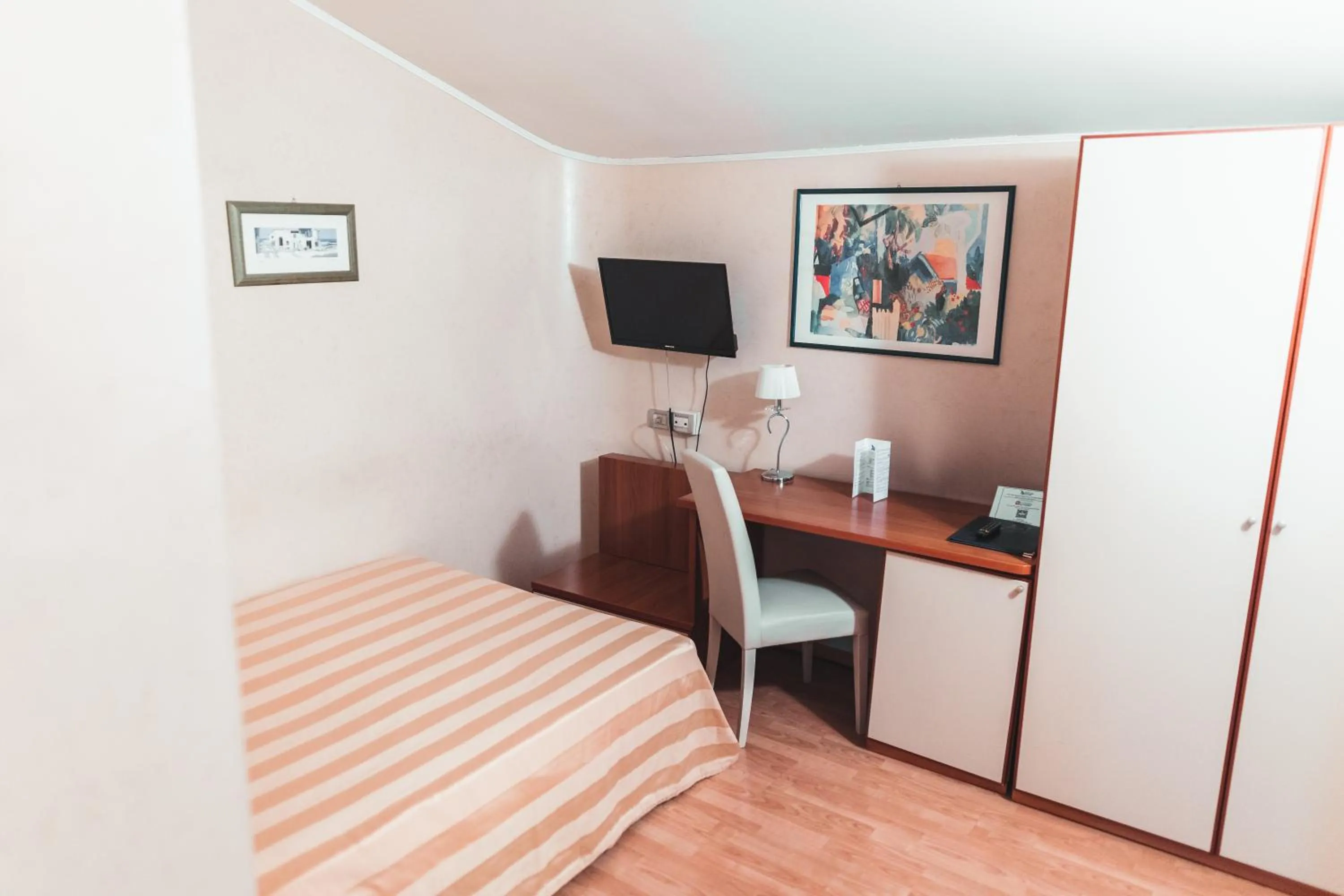 Bedroom, Bed in Hotel Cristoforo Colombo