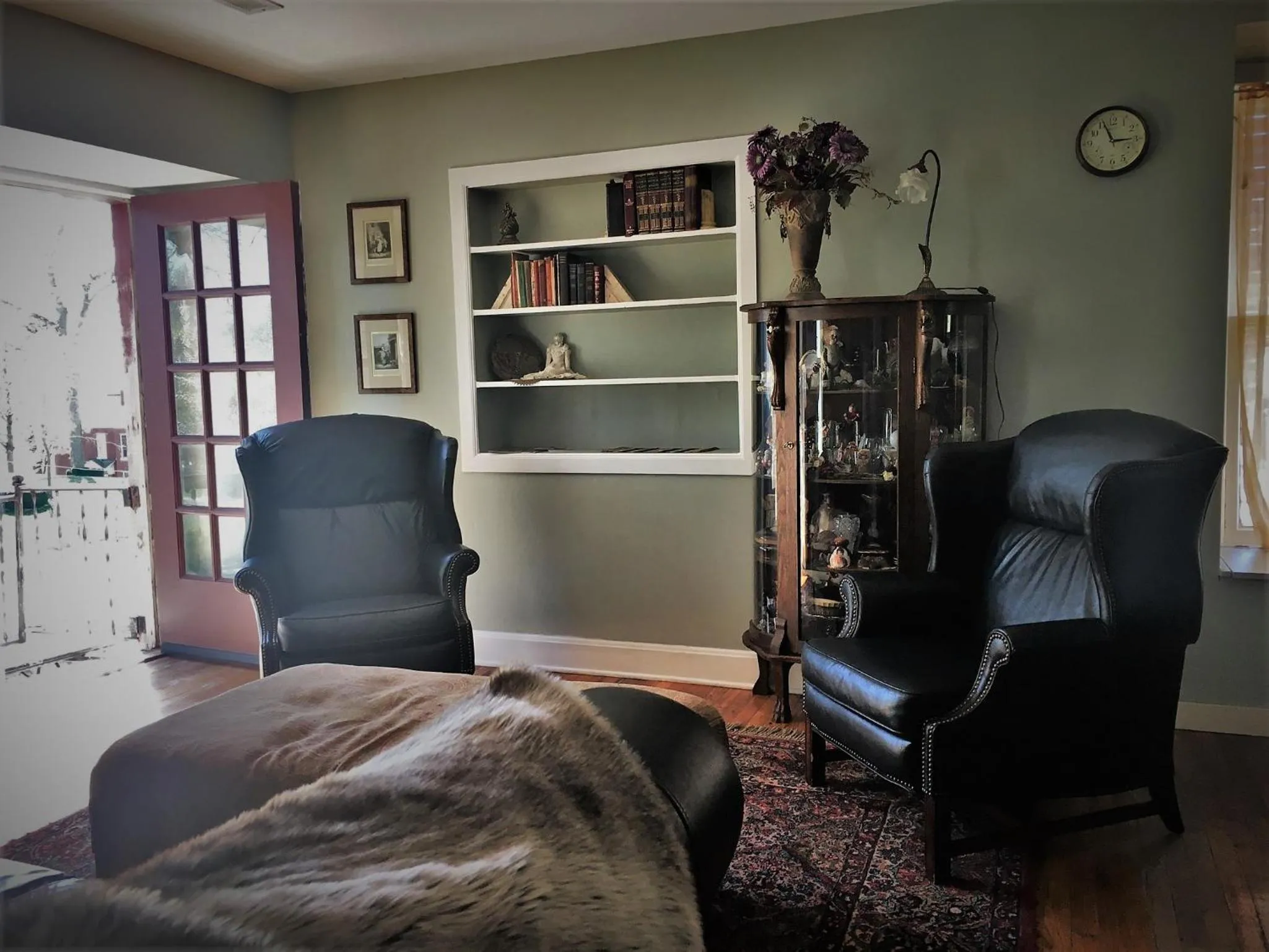 One-Bedroom House in Vineyard Mansion Carriage House