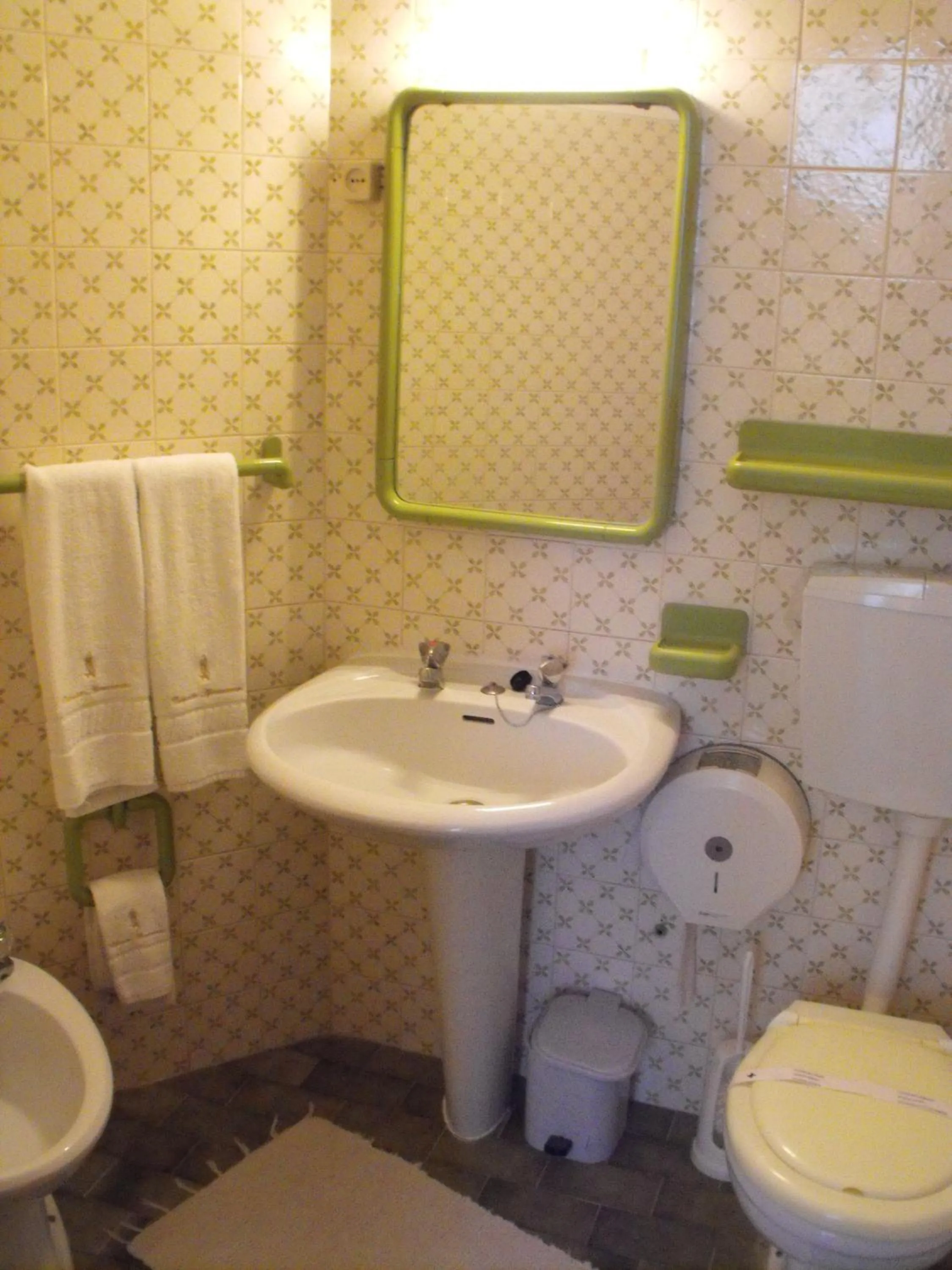 Bathroom in Columbia Apartamentos Turisticos
