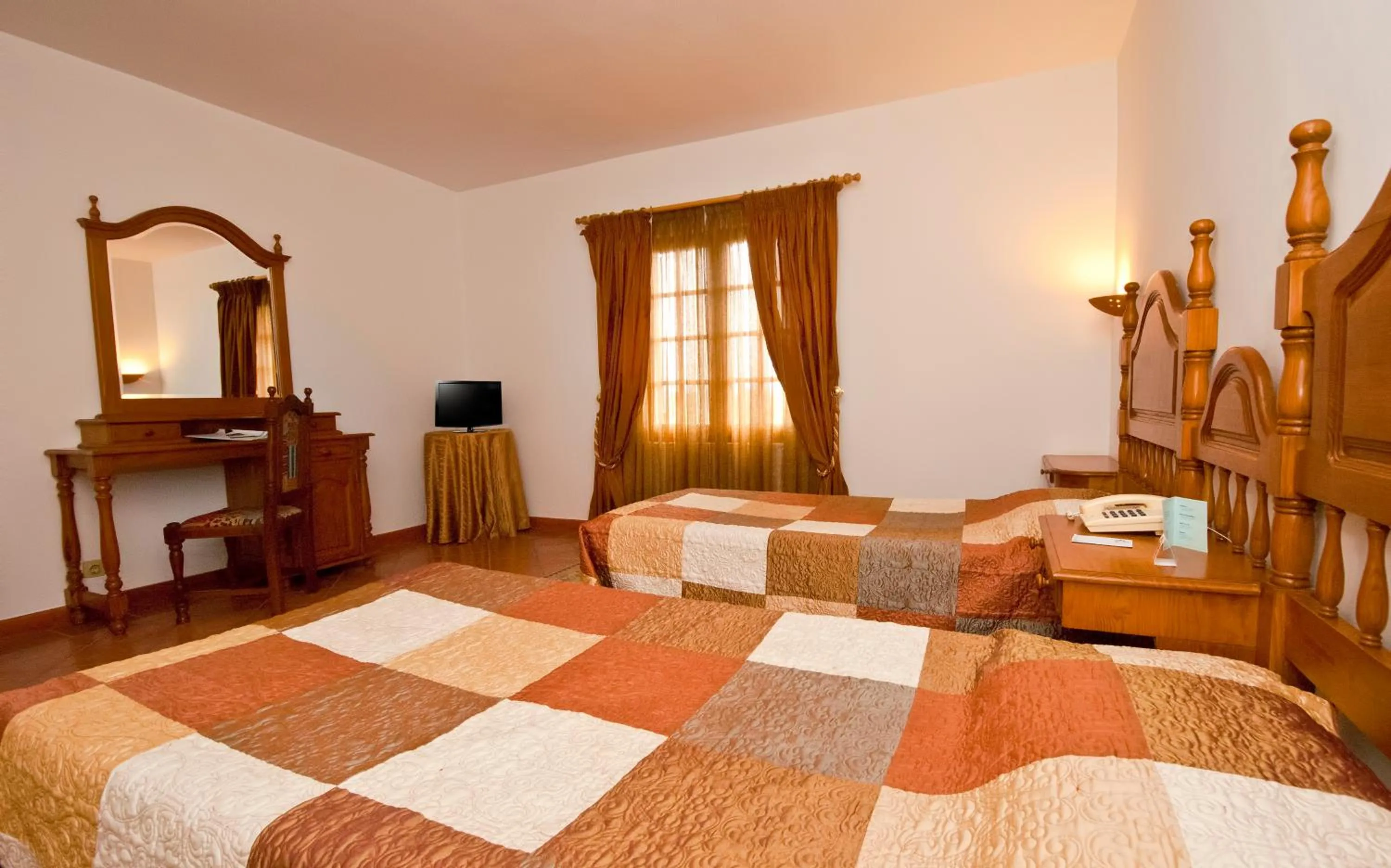 Photo of the whole room in Hotel Quinta Da Lagoa