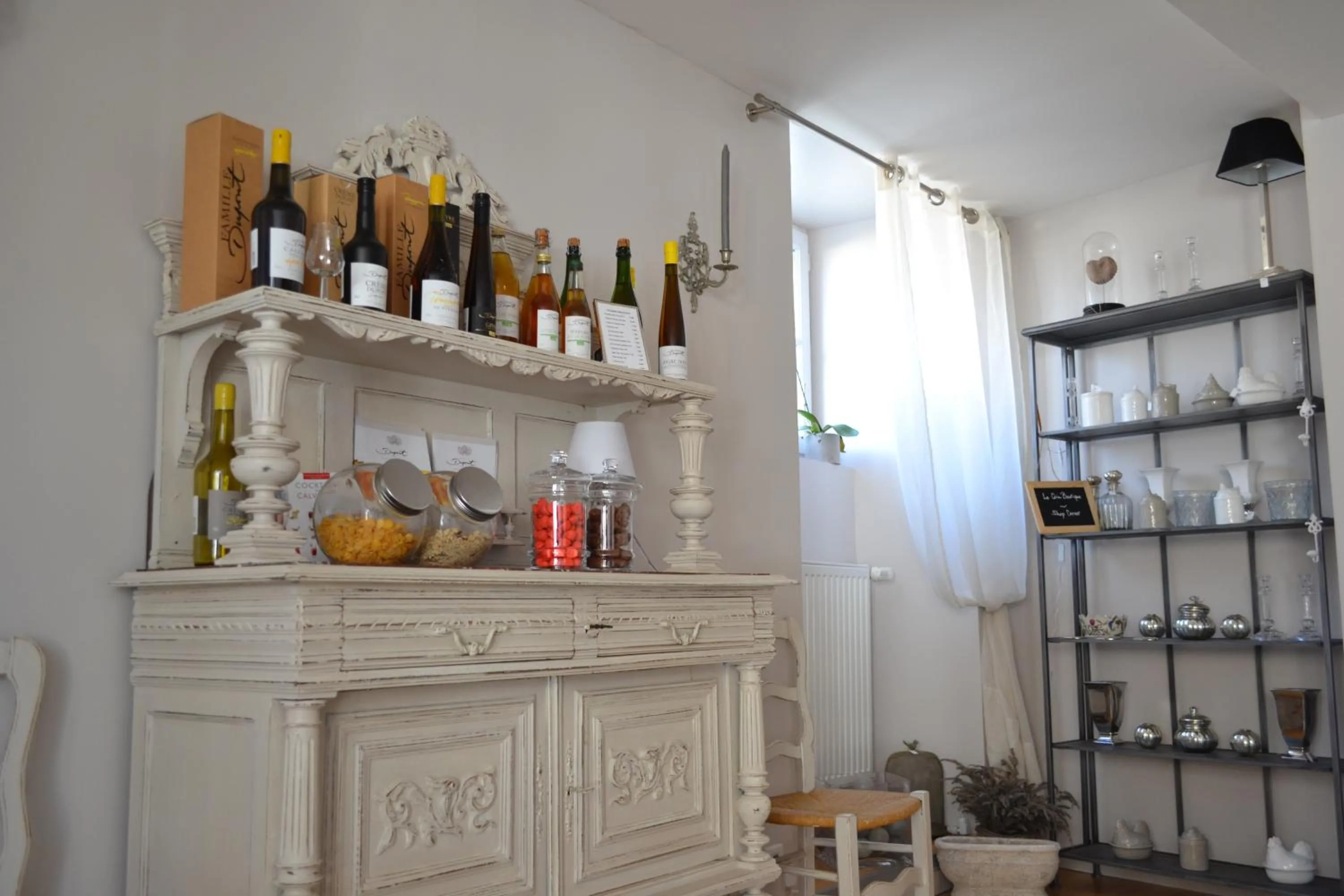 On-site shops in La Maison Des Buis