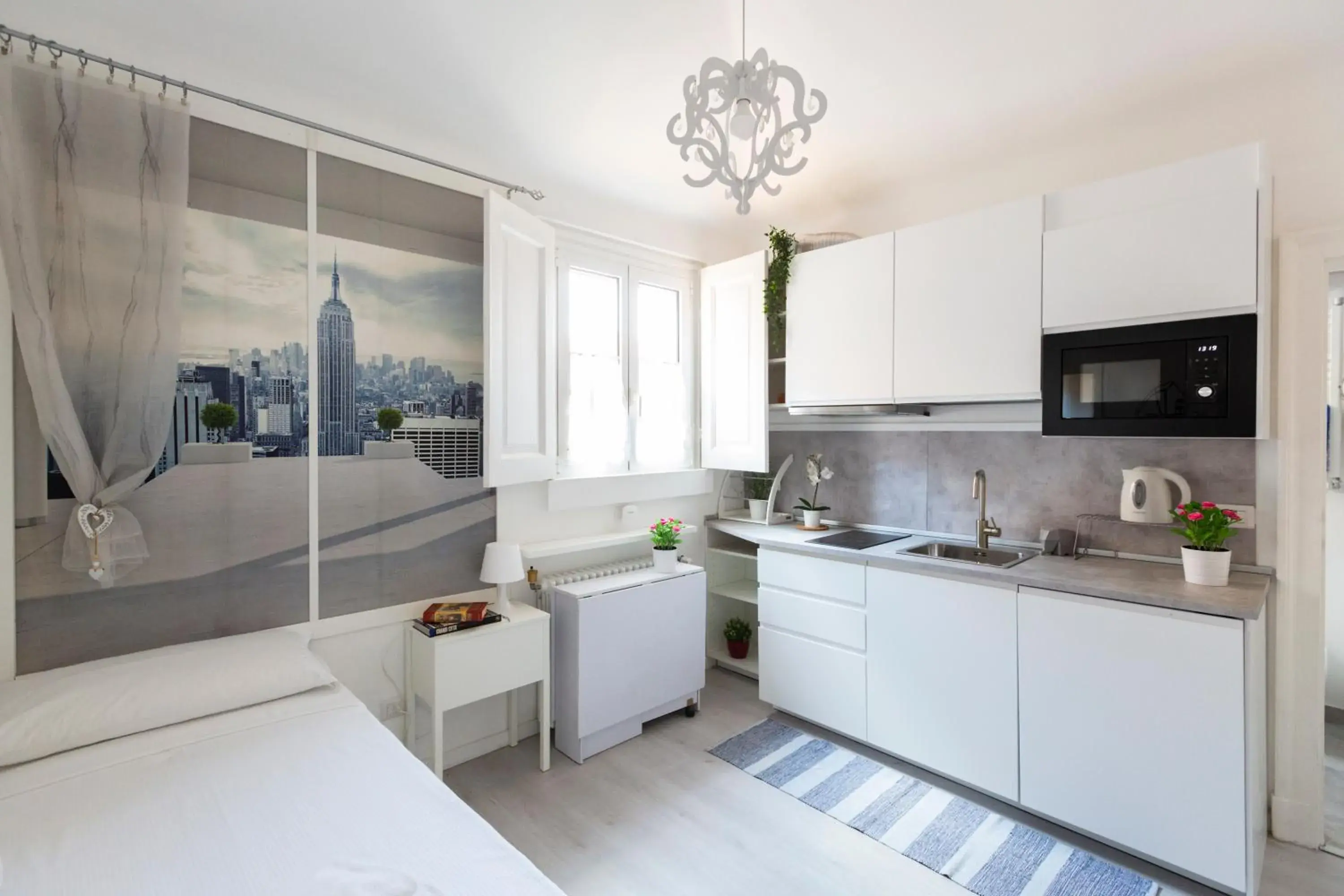 Commenda White Studio Commenda White Studio