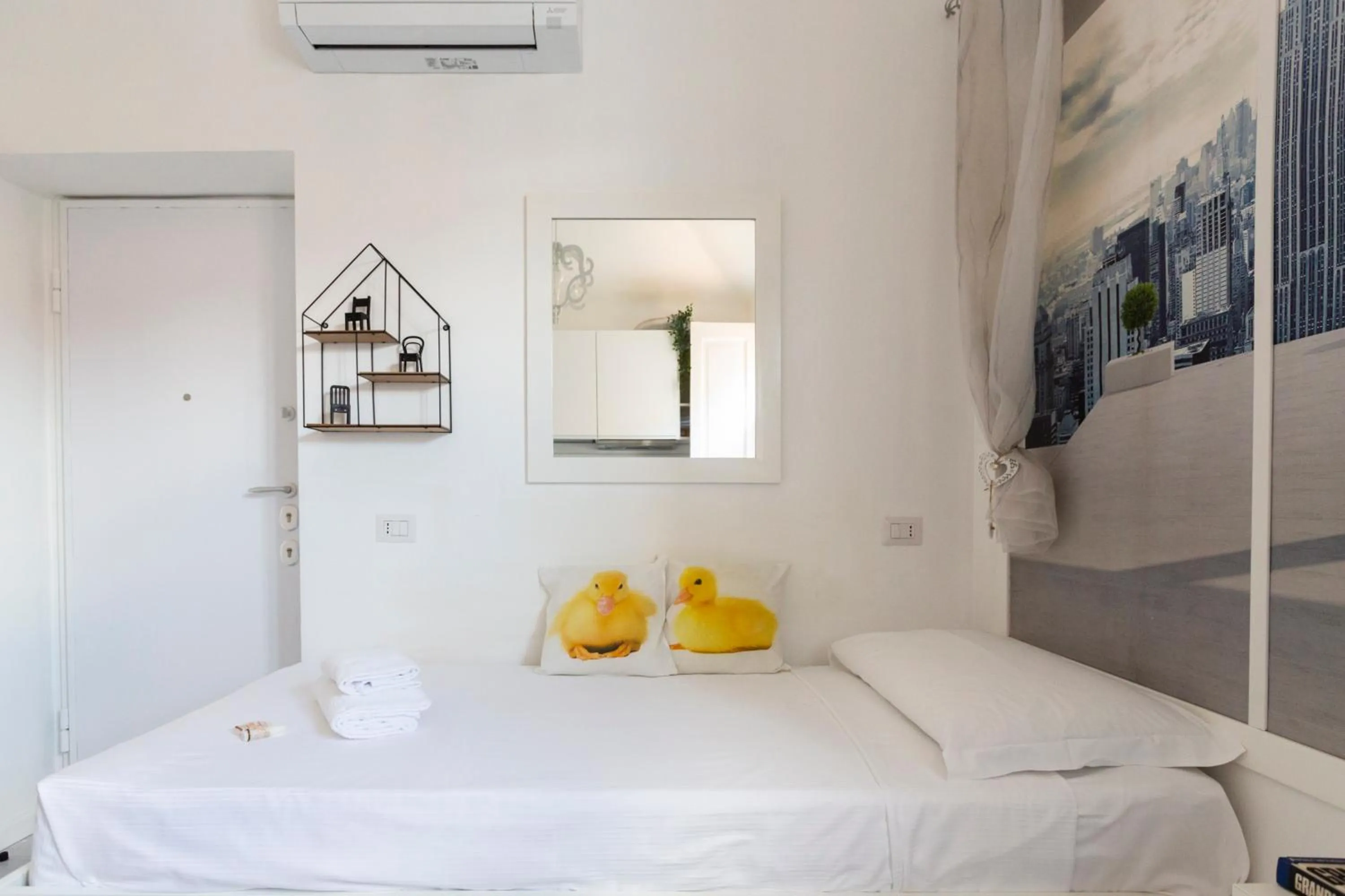 Bed in Commenda White Studio