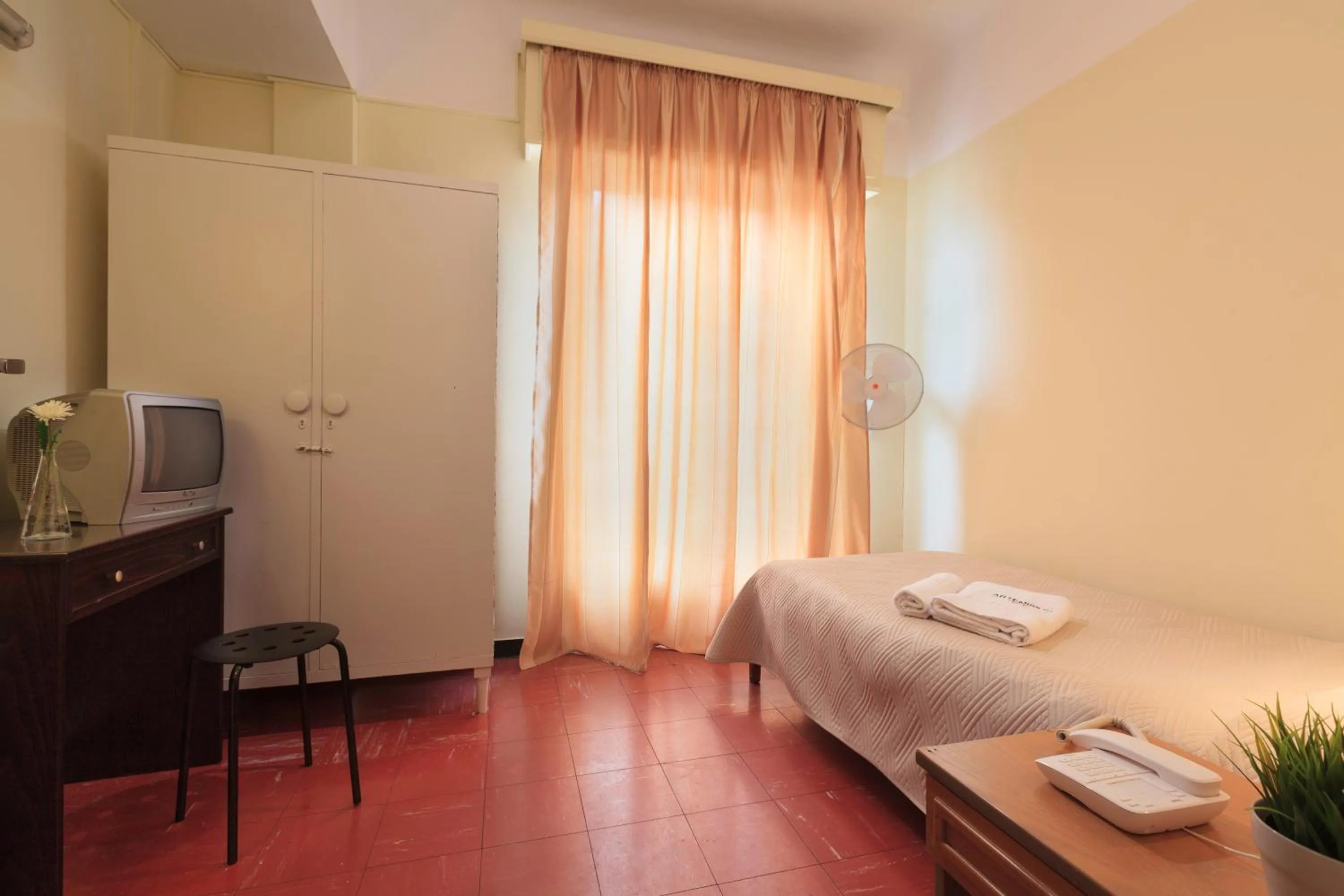 TV and multimedia, Bed in Artemision