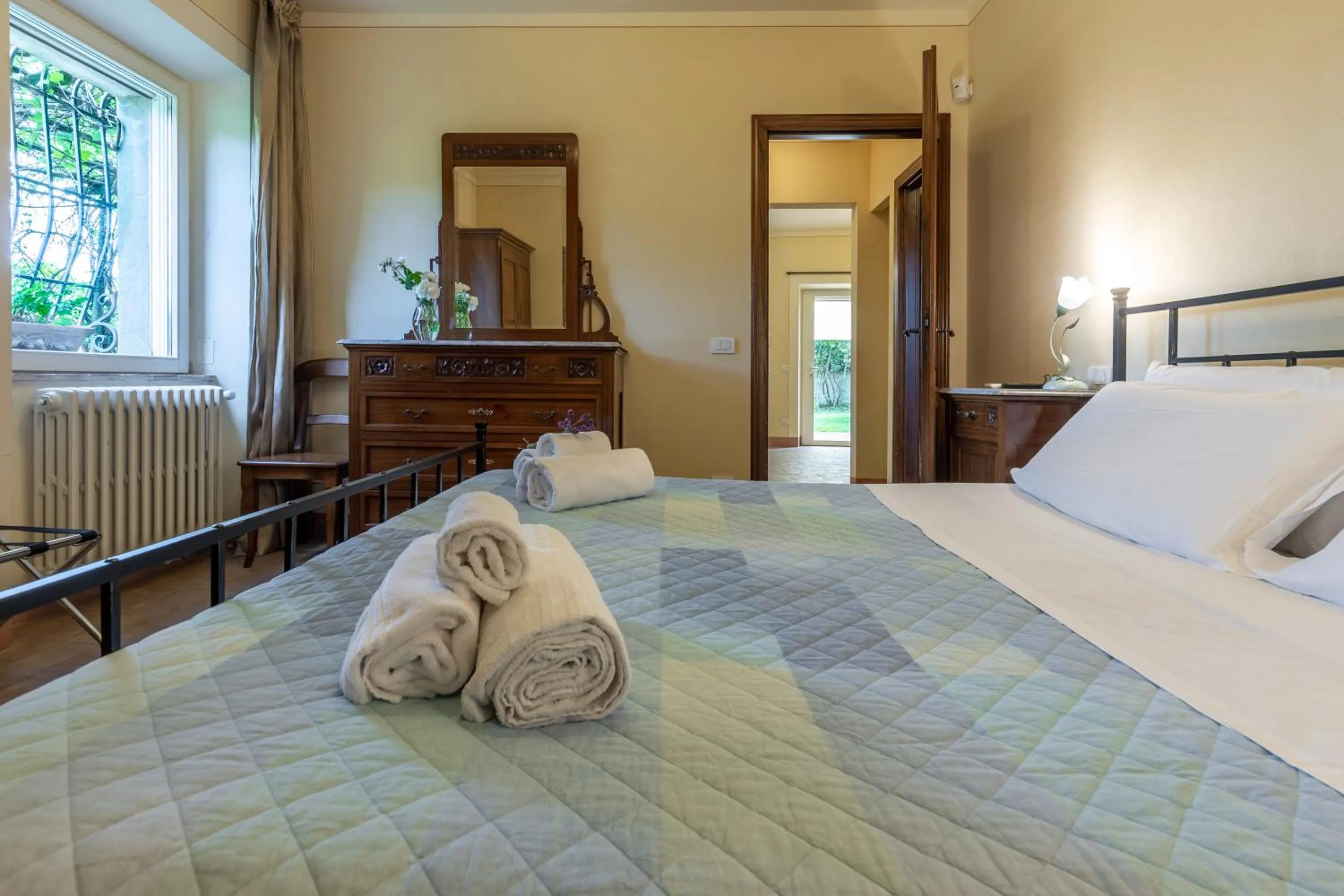 Photo of the whole room, Bed in La Casa Medioevale