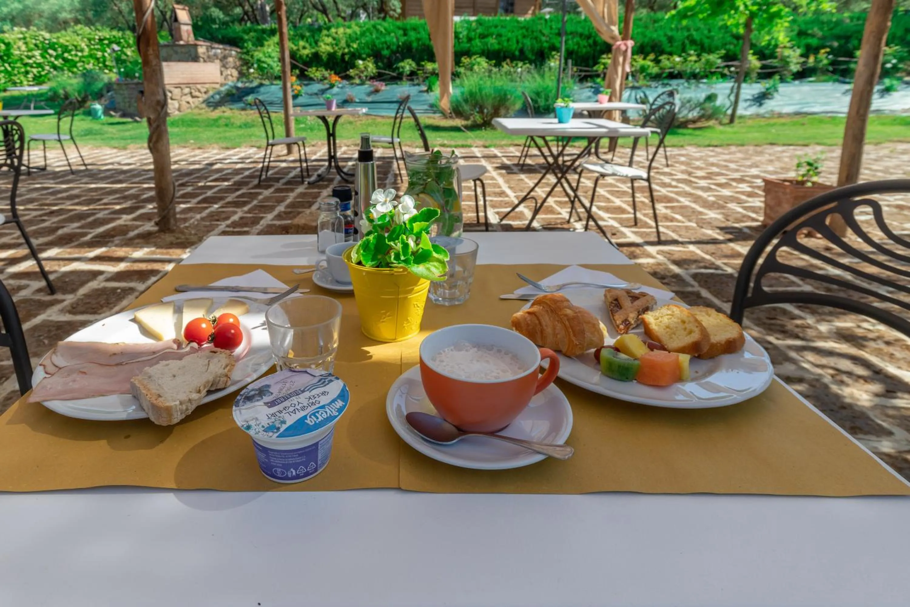 Breakfast in La Casa Medioevale