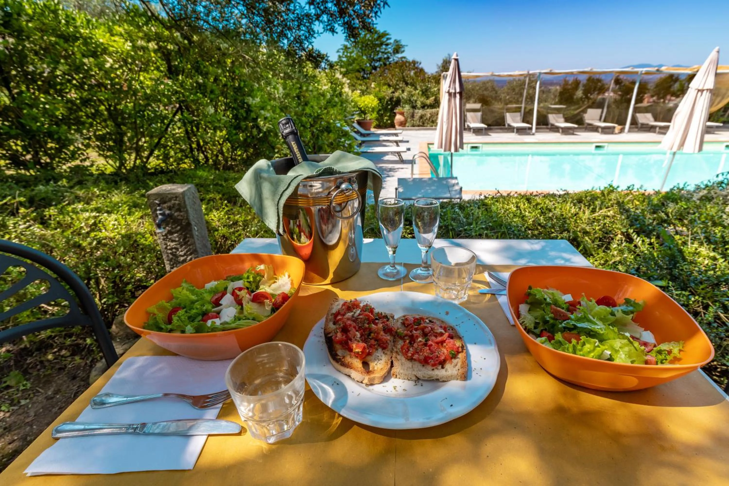 Food and drinks in La Casa Medioevale