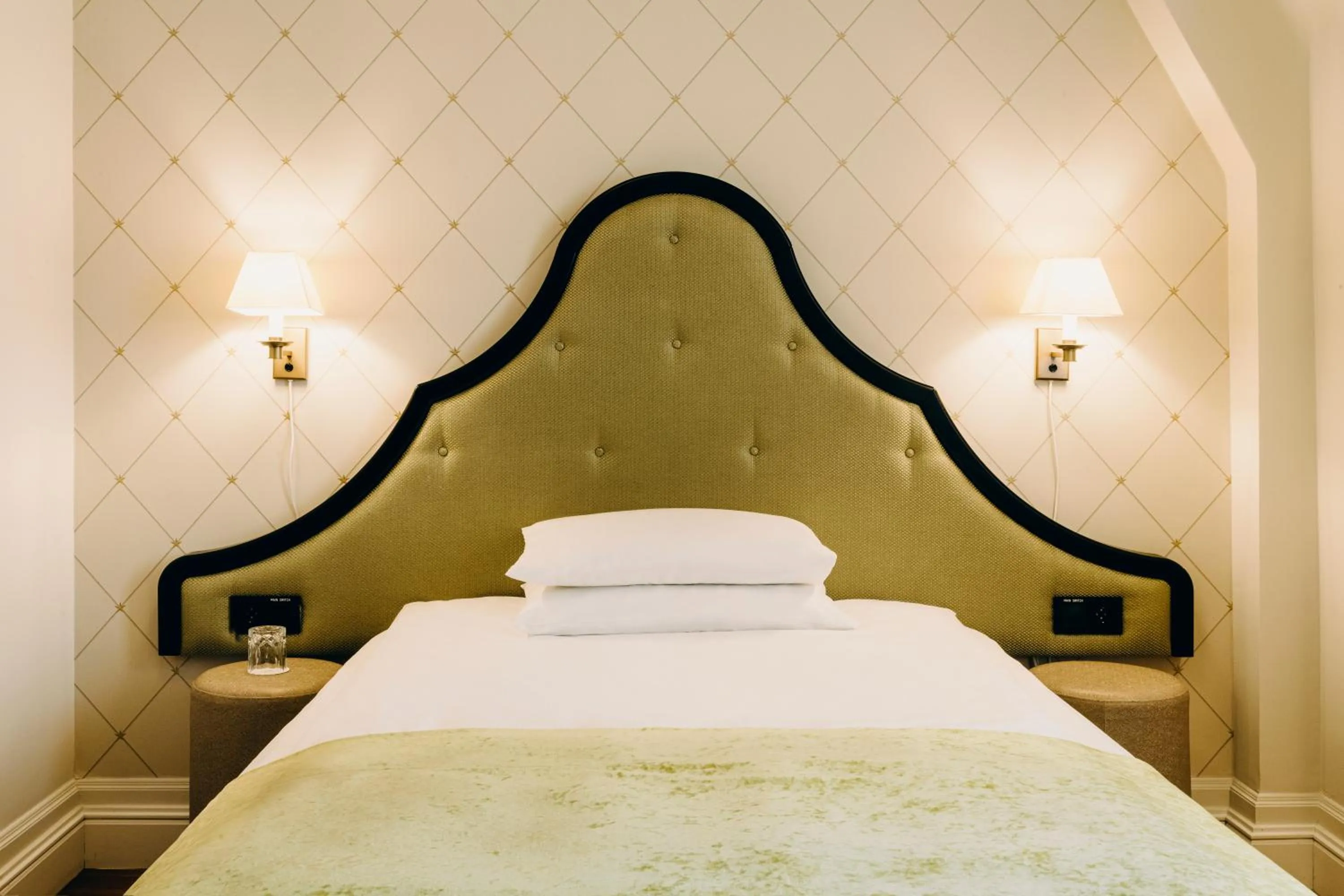 Bed in Hotel Bristol