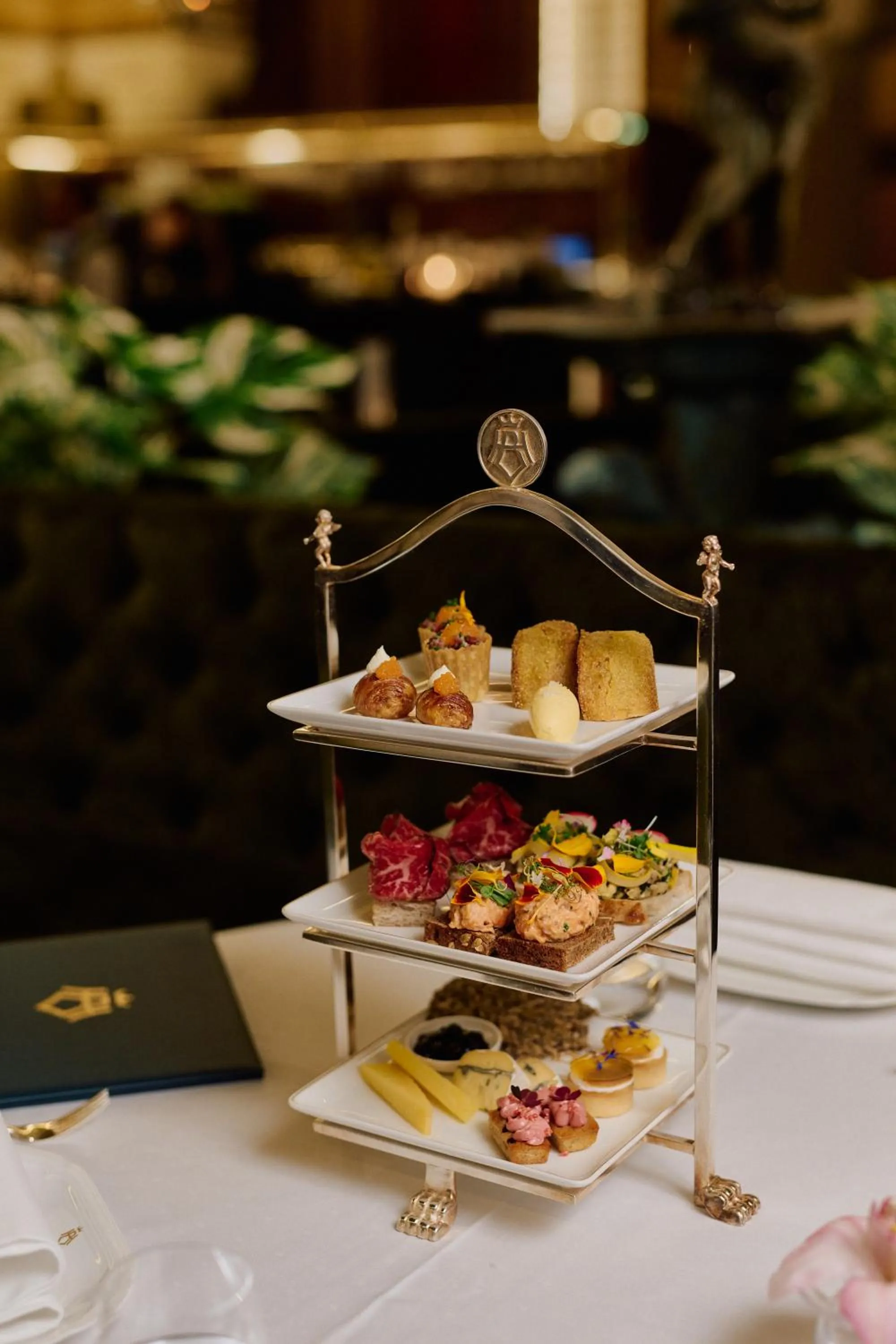 Restaurant/places to eat in Hotel Bristol