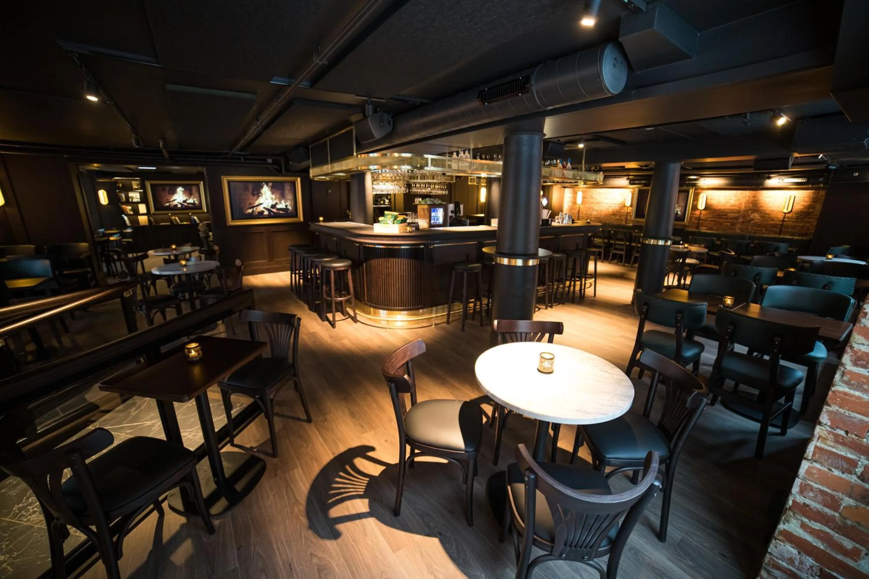 Restaurant/places to eat in Hotel Bristol