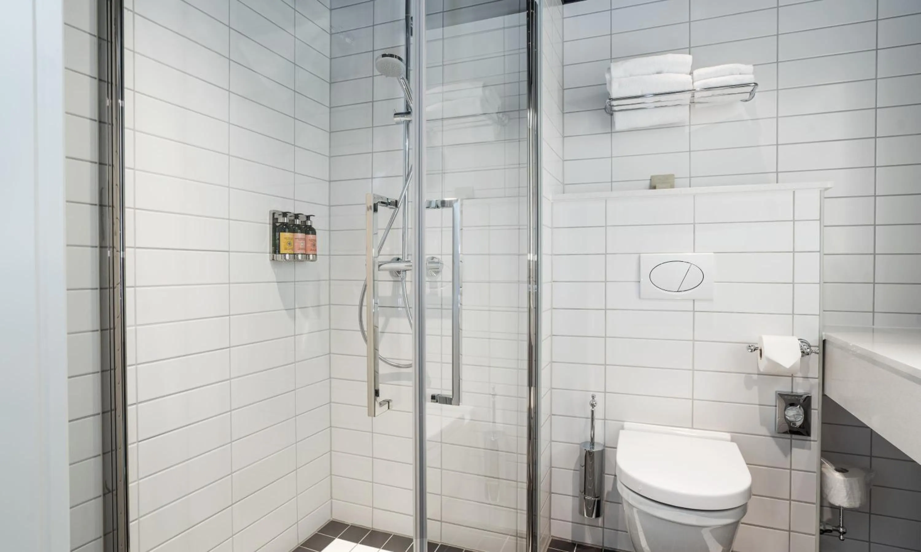 Shower in Hotel Bristol