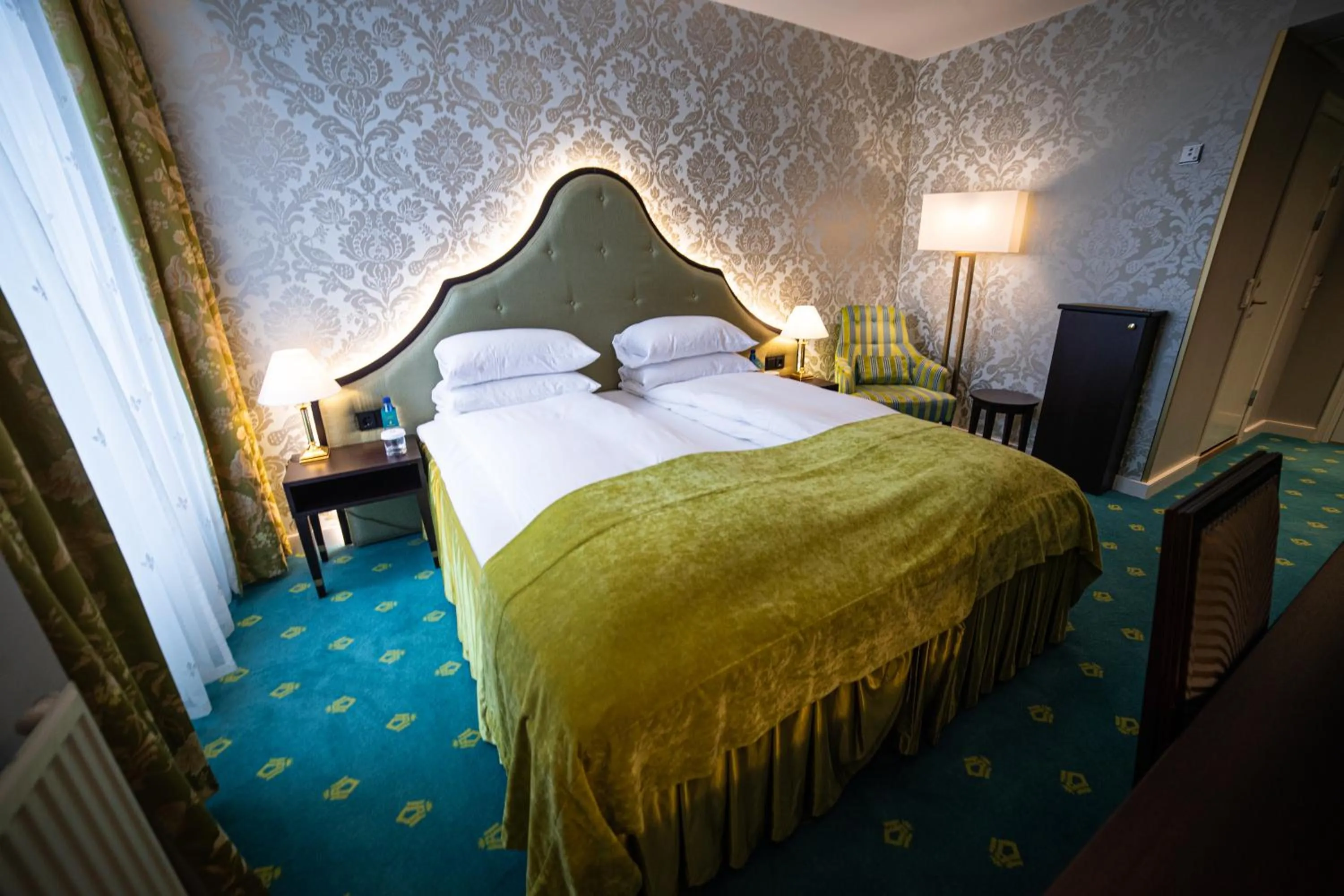 Photo of the whole room, Bed in Hotel Bristol