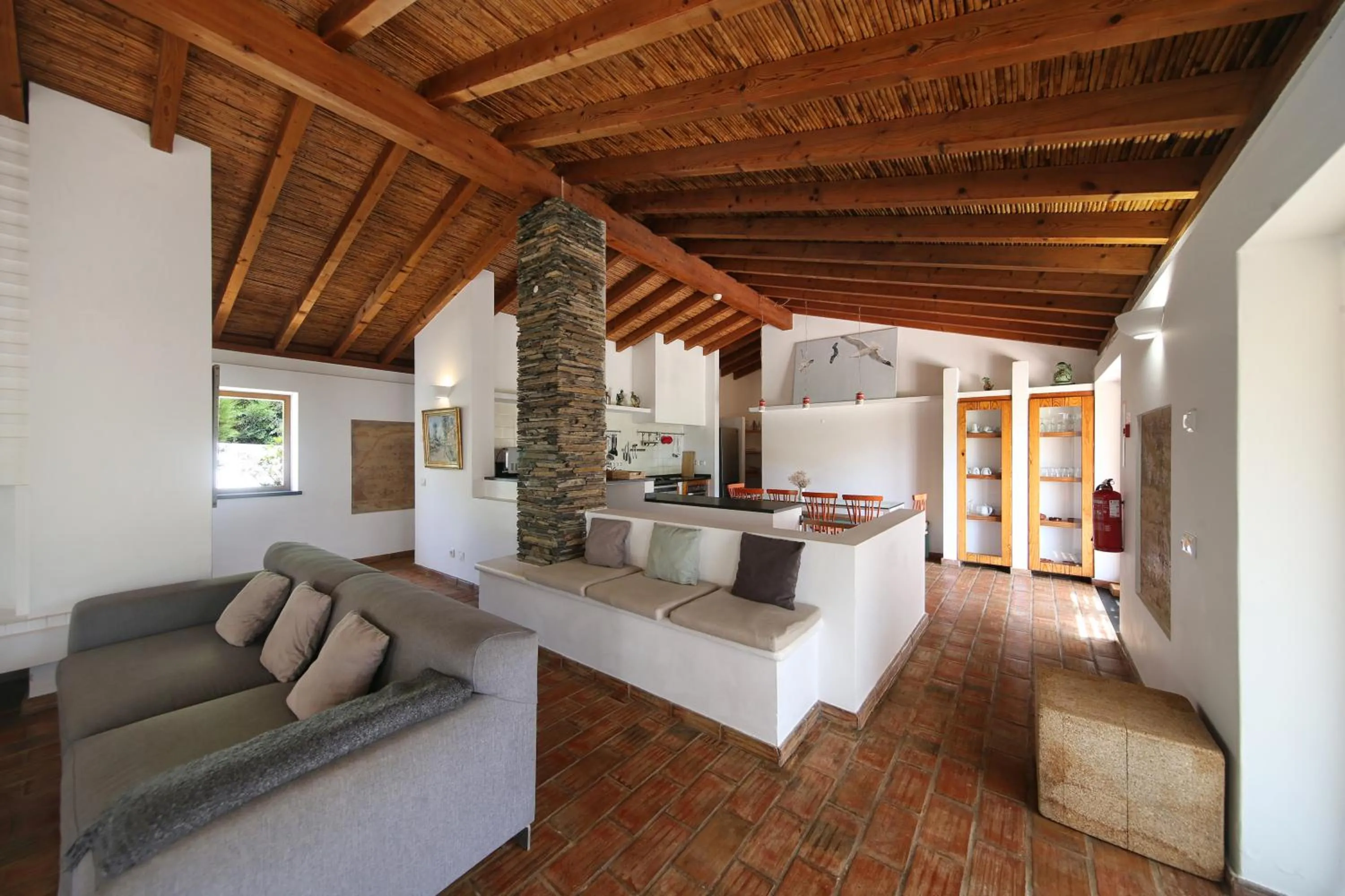 Communal lounge/ TV room in Monte Da Vilarinha