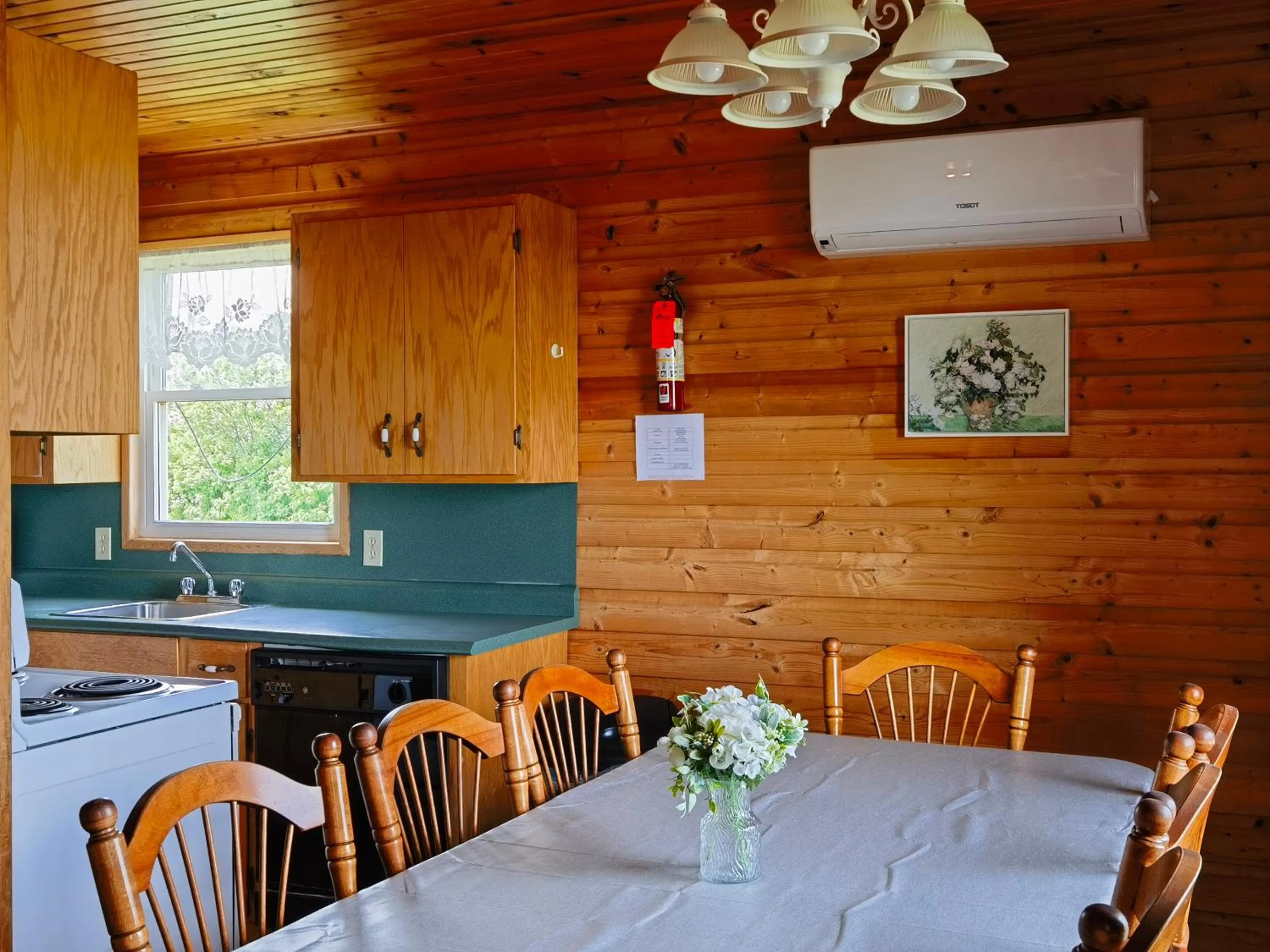 Cavendish Country Inn & Cottages