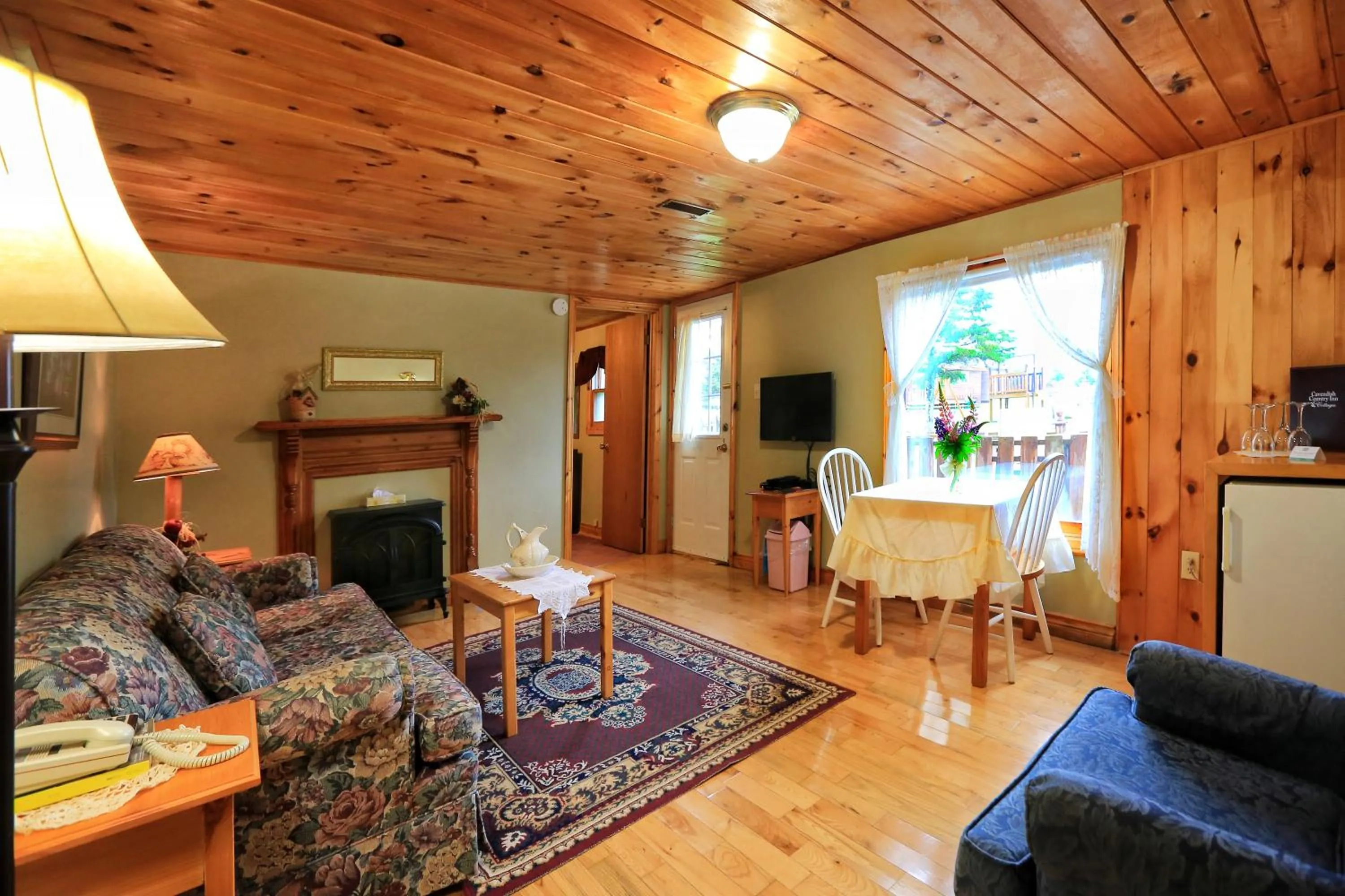 Cavendish Country Inn & Cottages