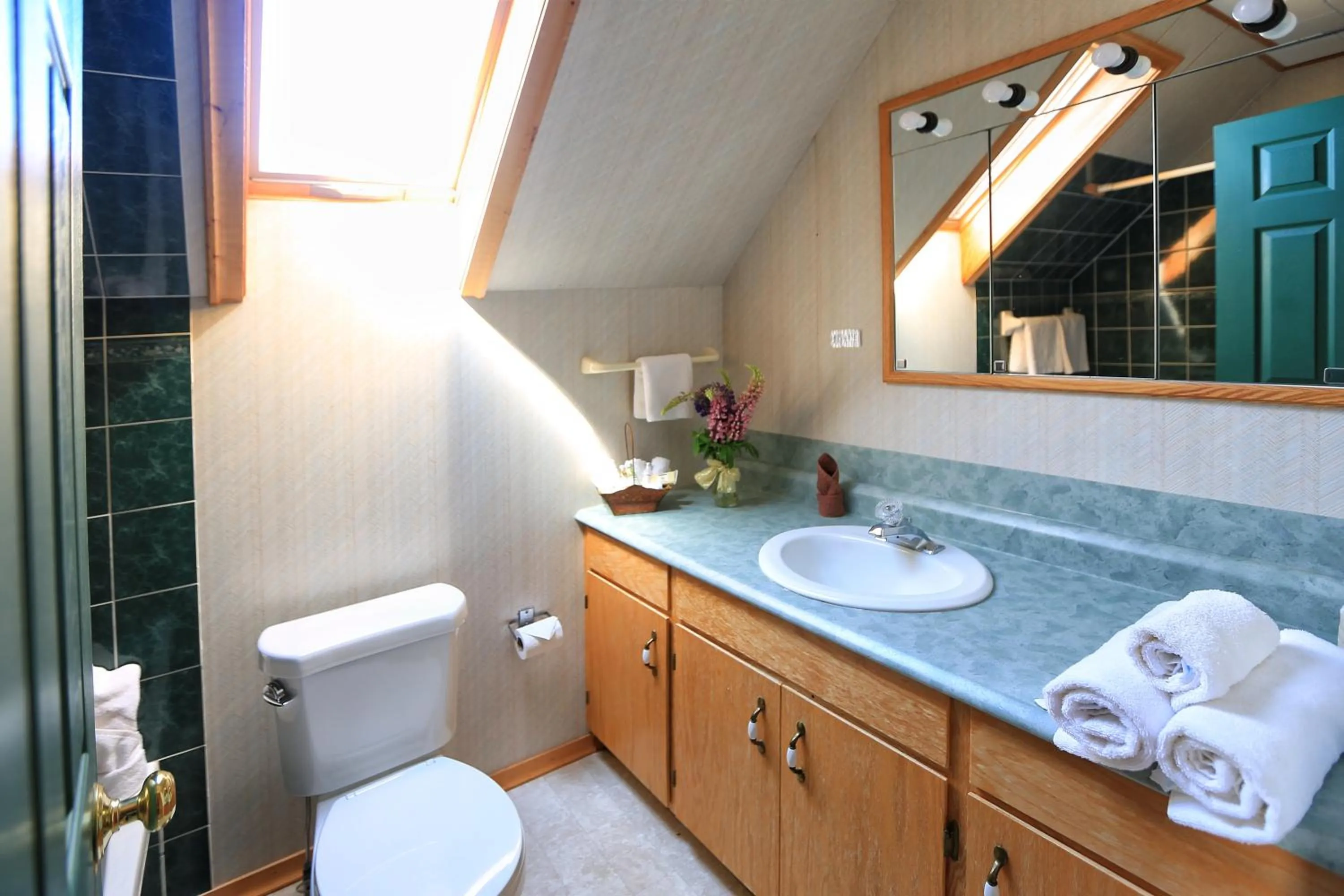 Cavendish Country Inn & Cottages