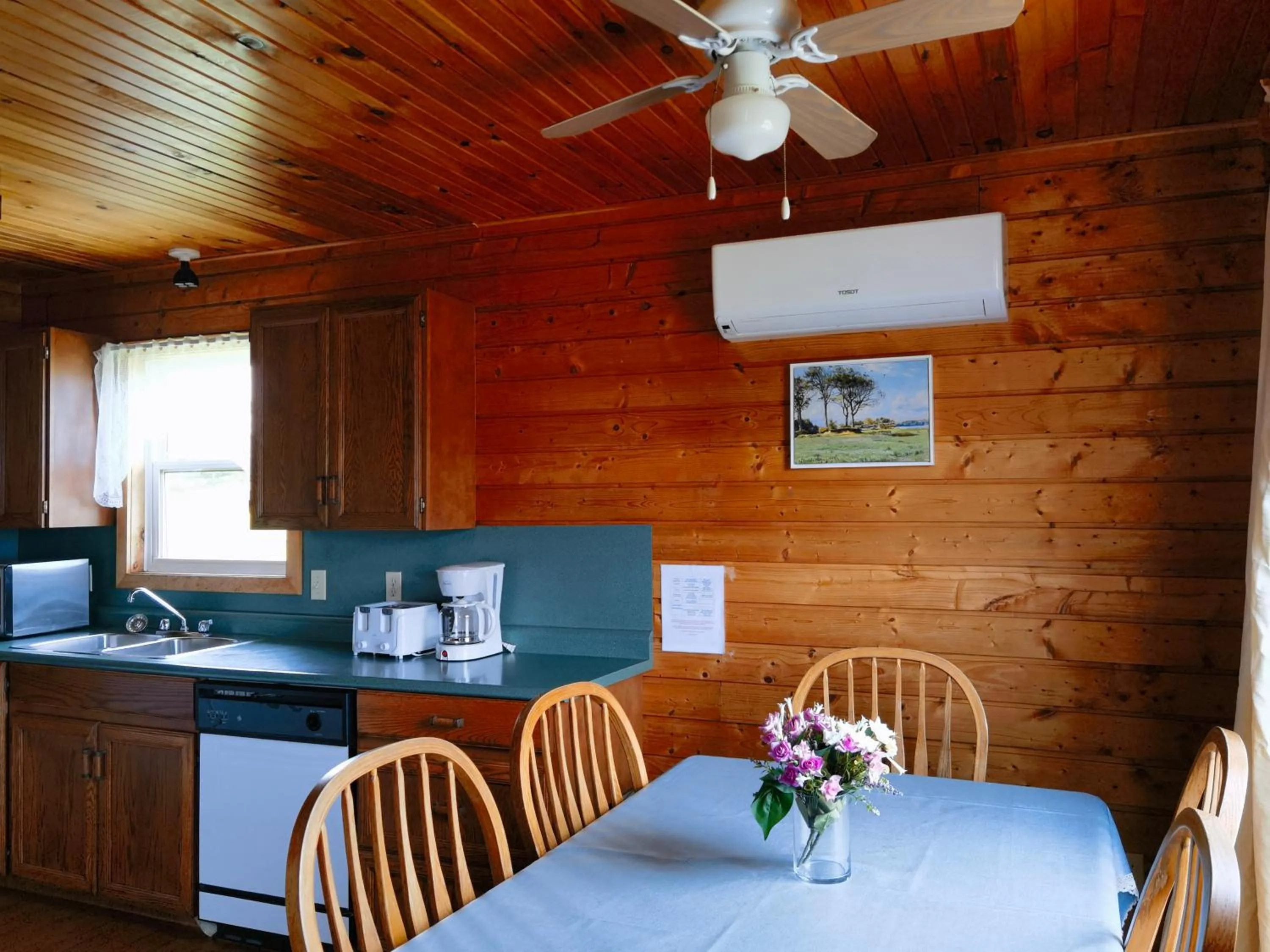 Cavendish Country Inn & Cottages