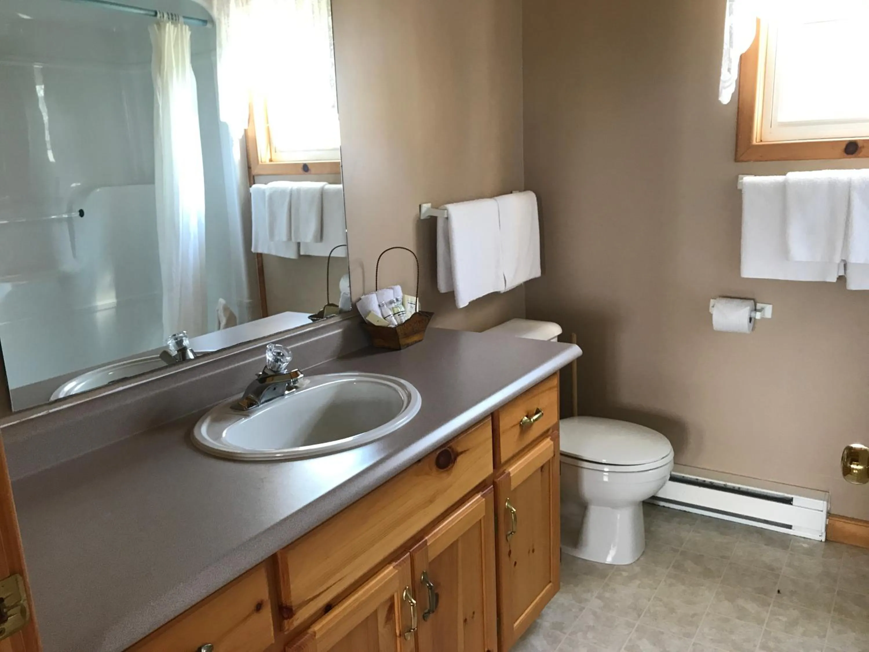 Cavendish Country Inn & Cottages