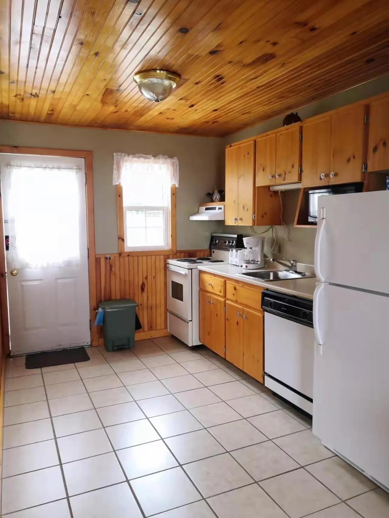 Cavendish Country Inn & Cottages