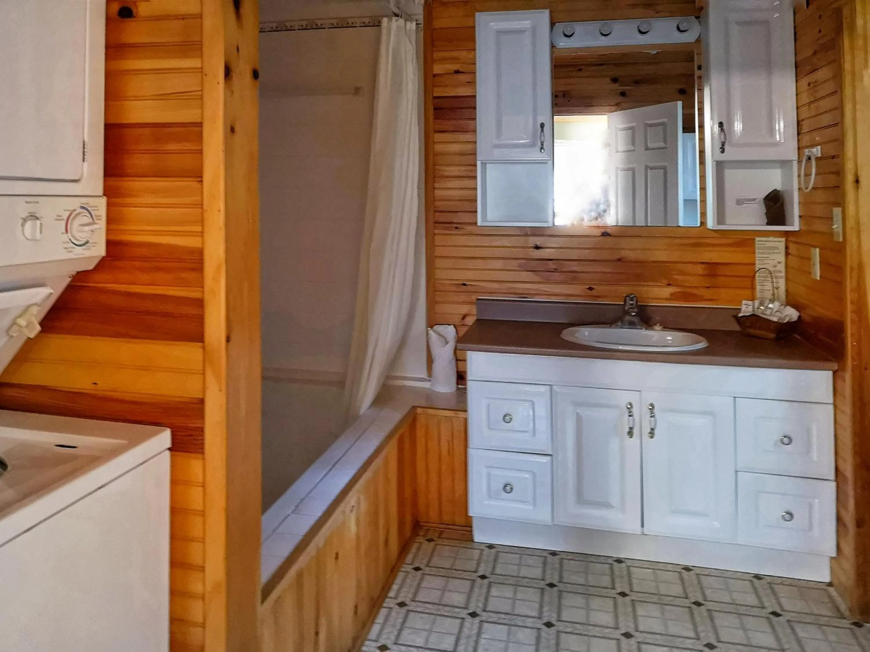 Cavendish Country Inn & Cottages