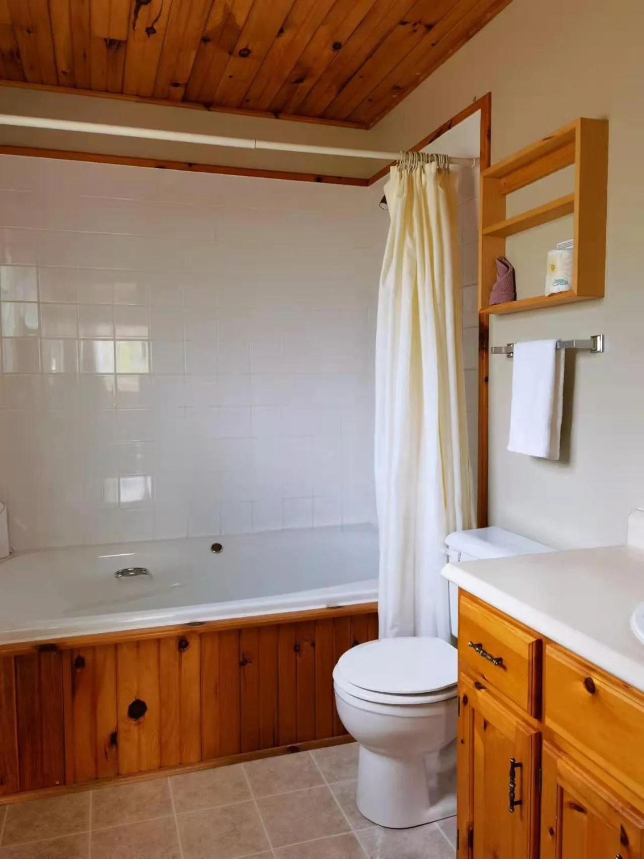 Cavendish Country Inn & Cottages