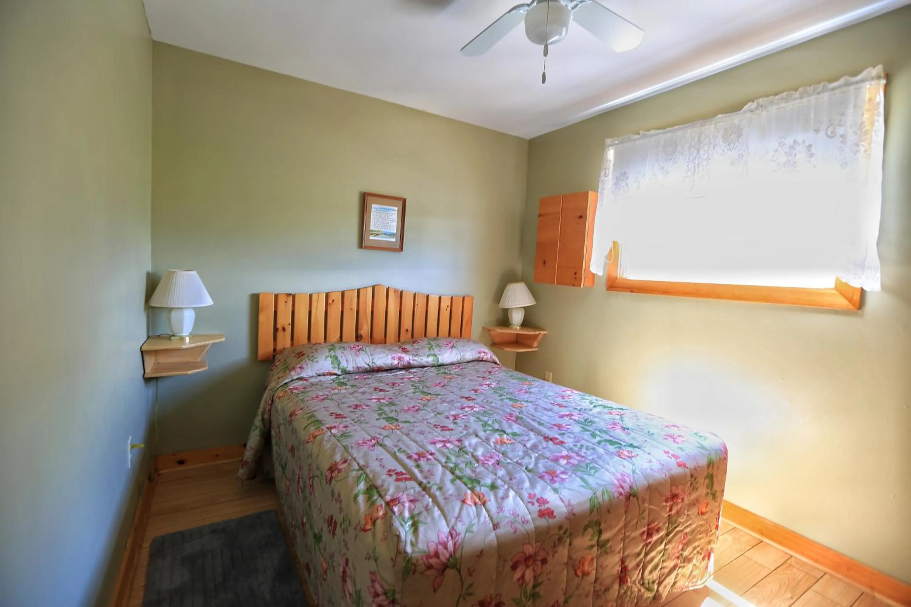 Bed in Cavendish Country Inn & Cottages