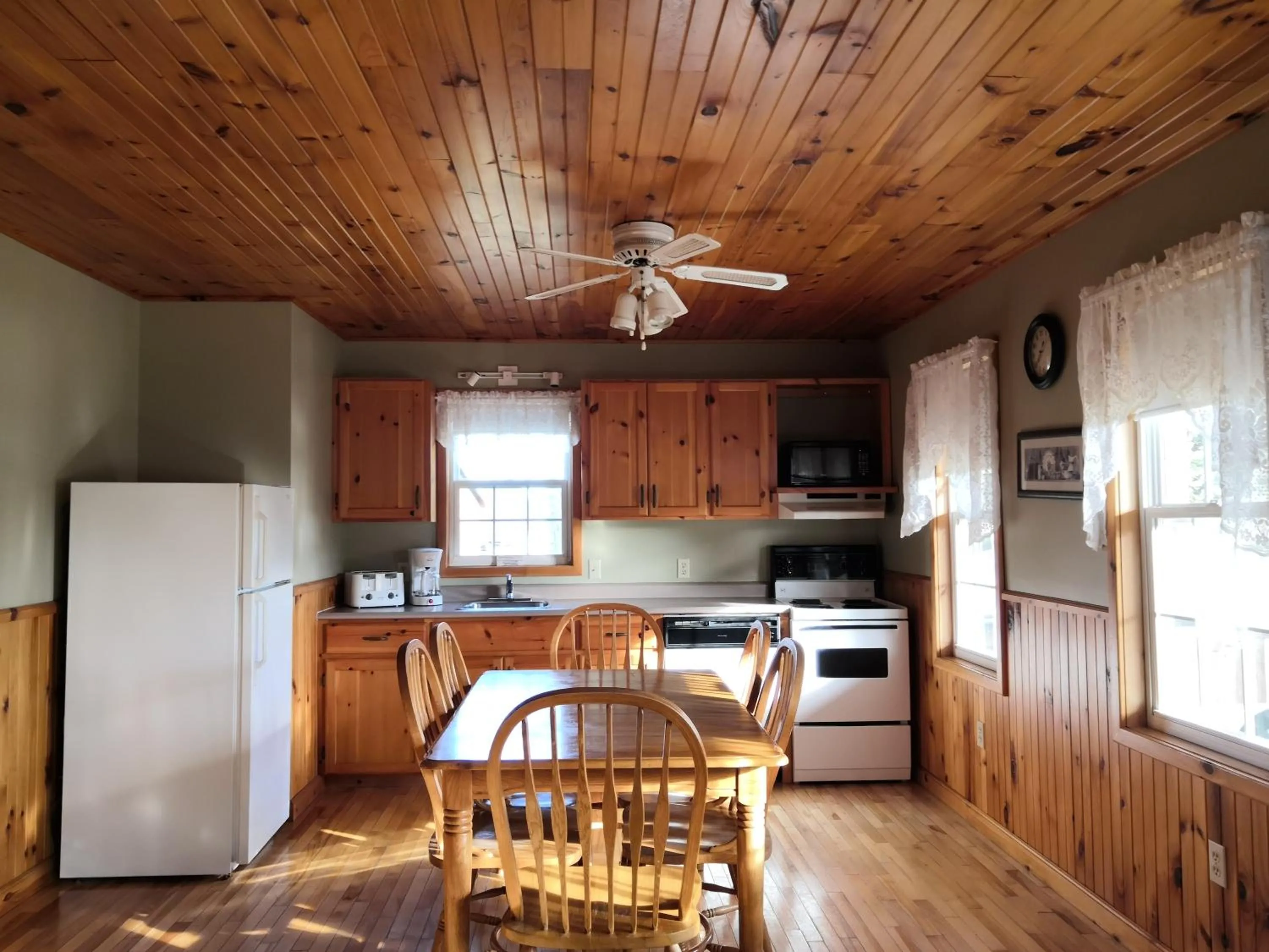 Cavendish Country Inn & Cottages