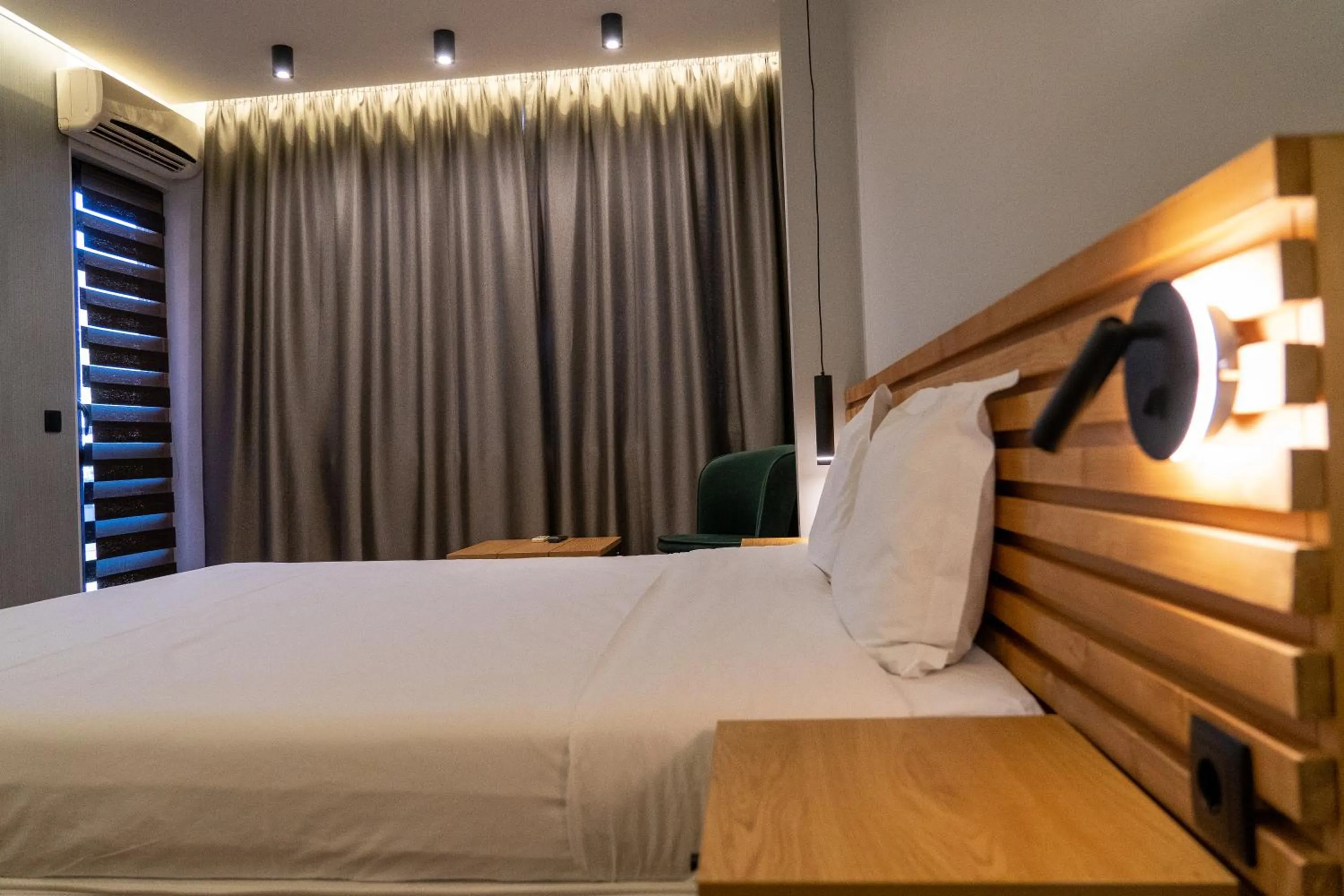 Bed in Family Hotel Pak Tam