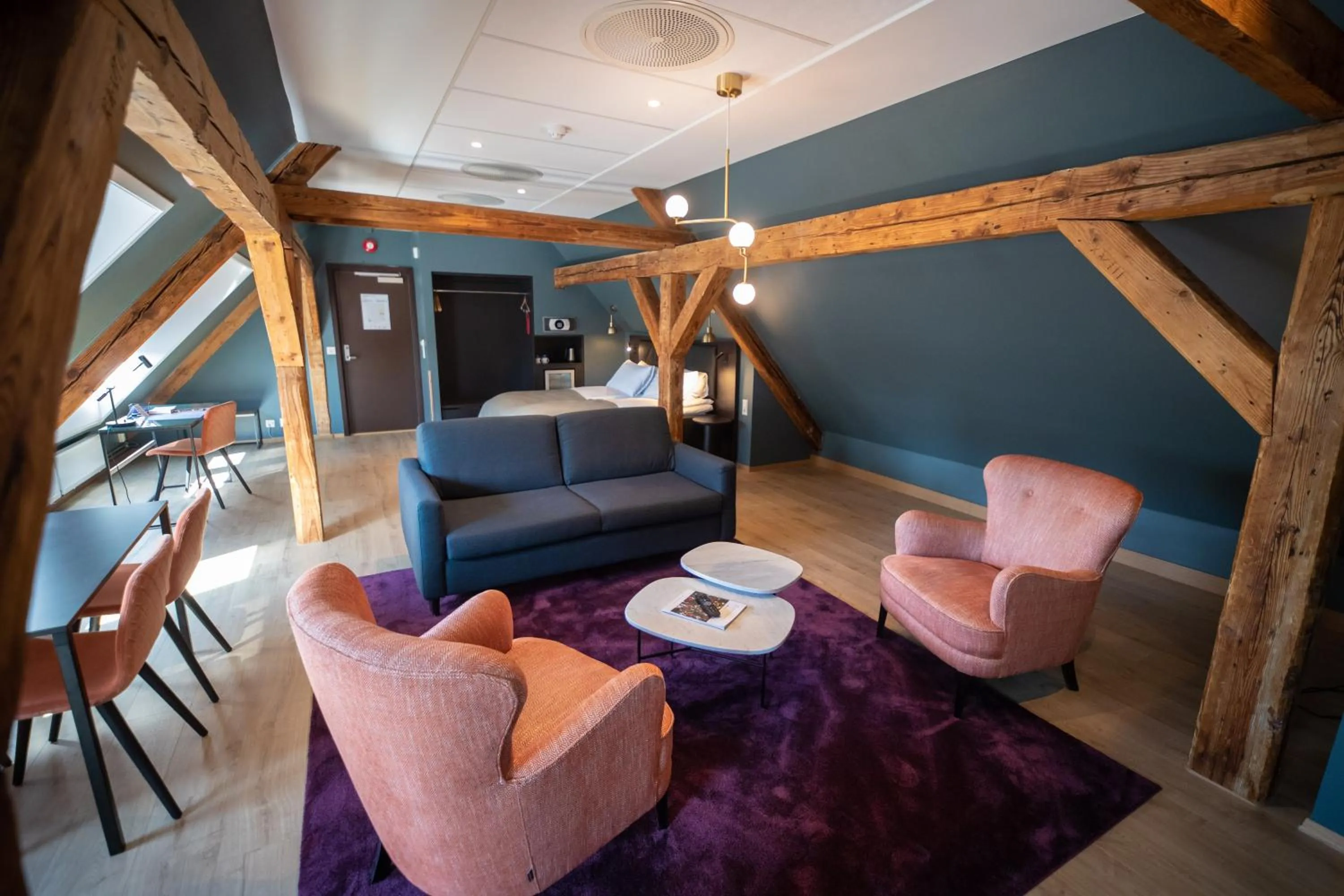 Seating area in Hotell Bondeheimen