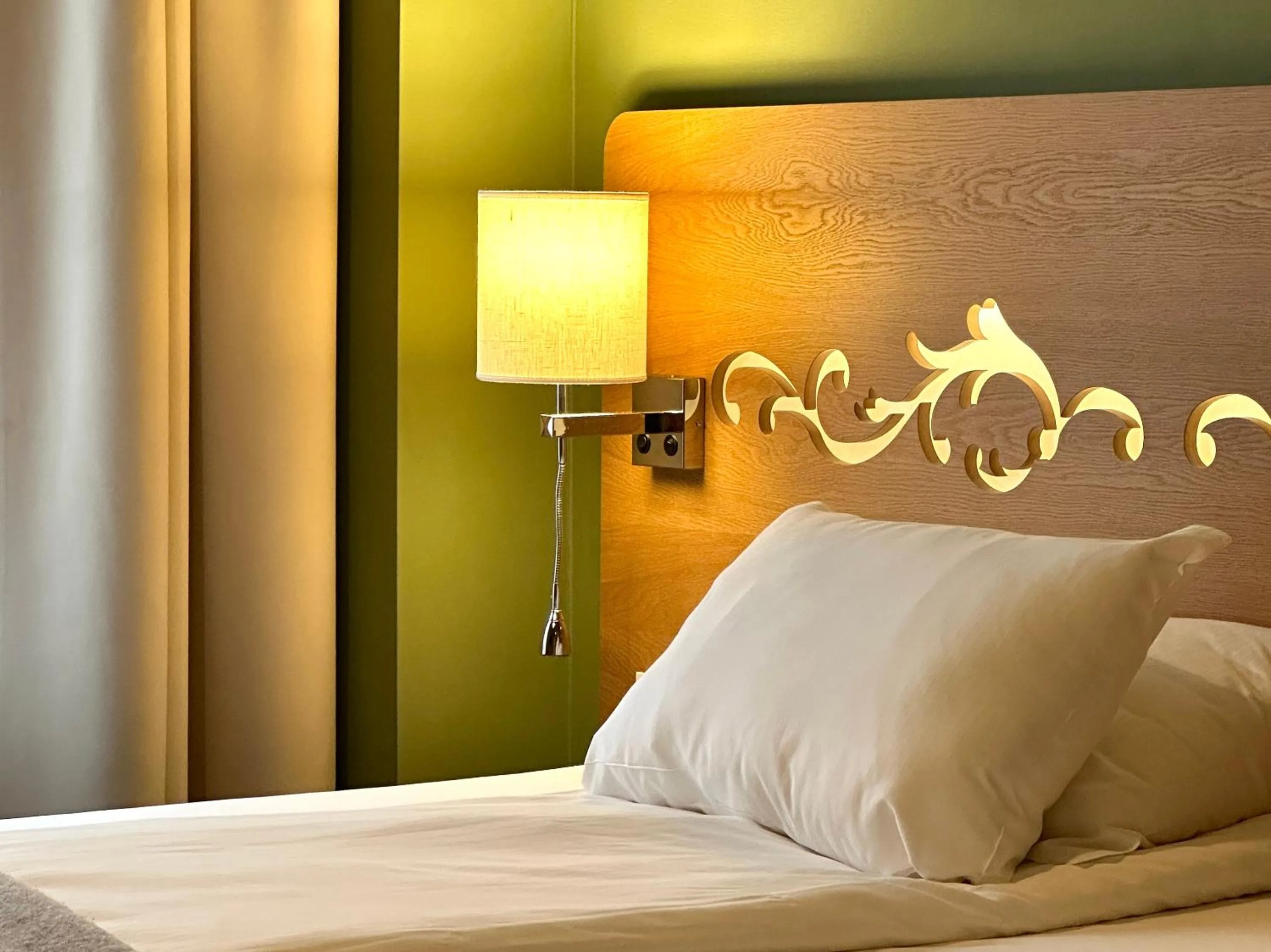 Bed in Hotell Bondeheimen