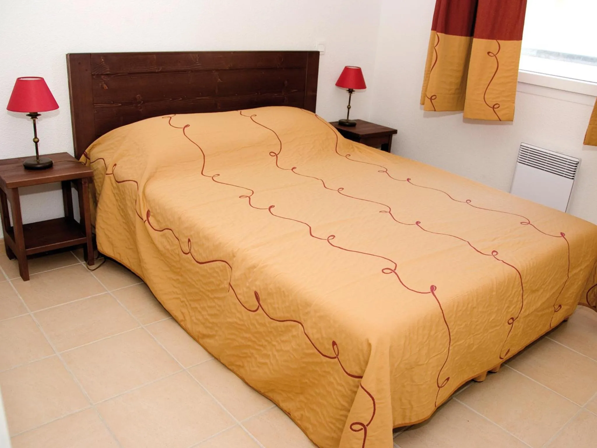 Bedroom, Bed in Lagrange Vacances Le Clos des Vignes